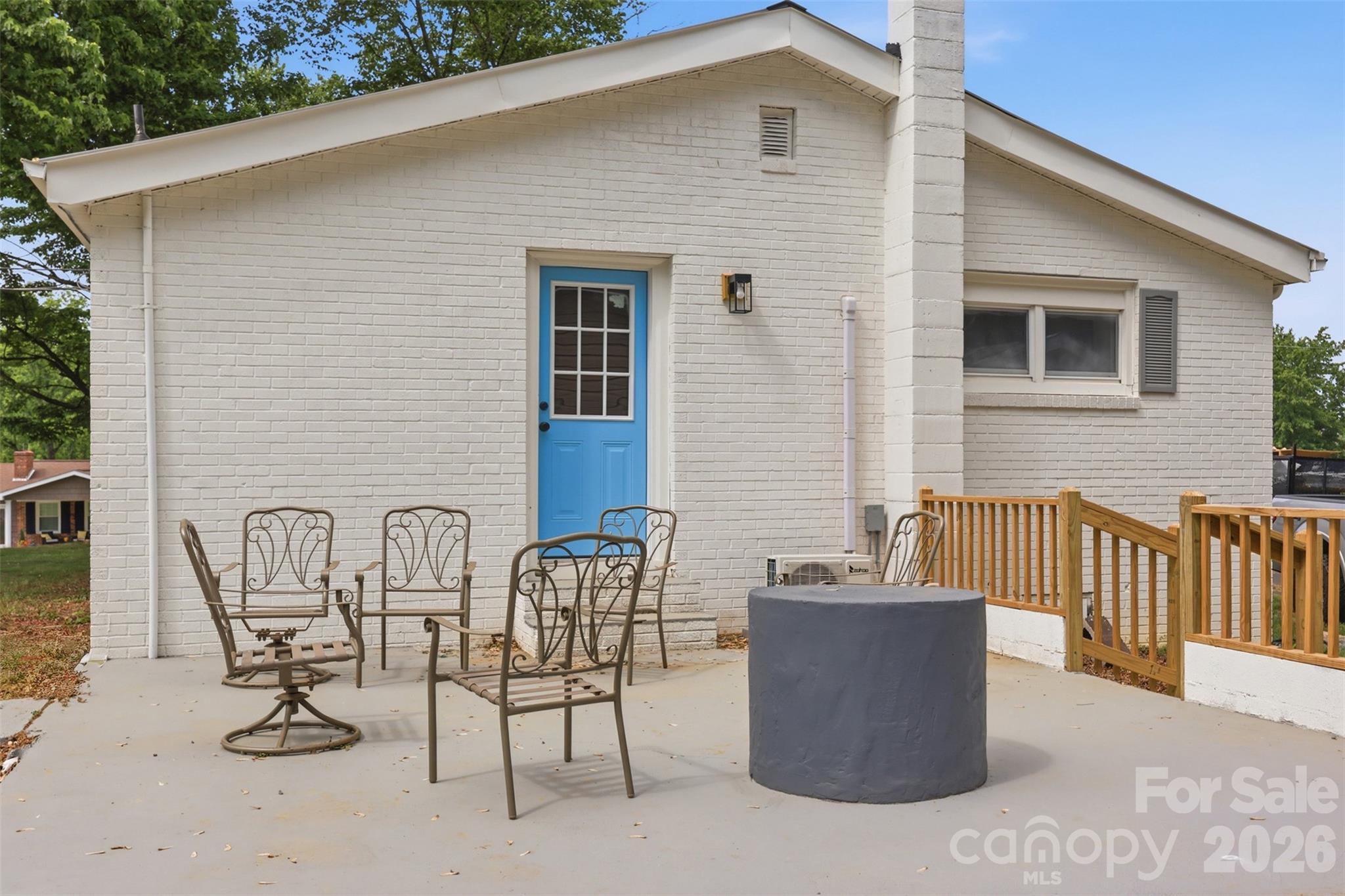 391 & 395 Poplar Springs Road — Elkin