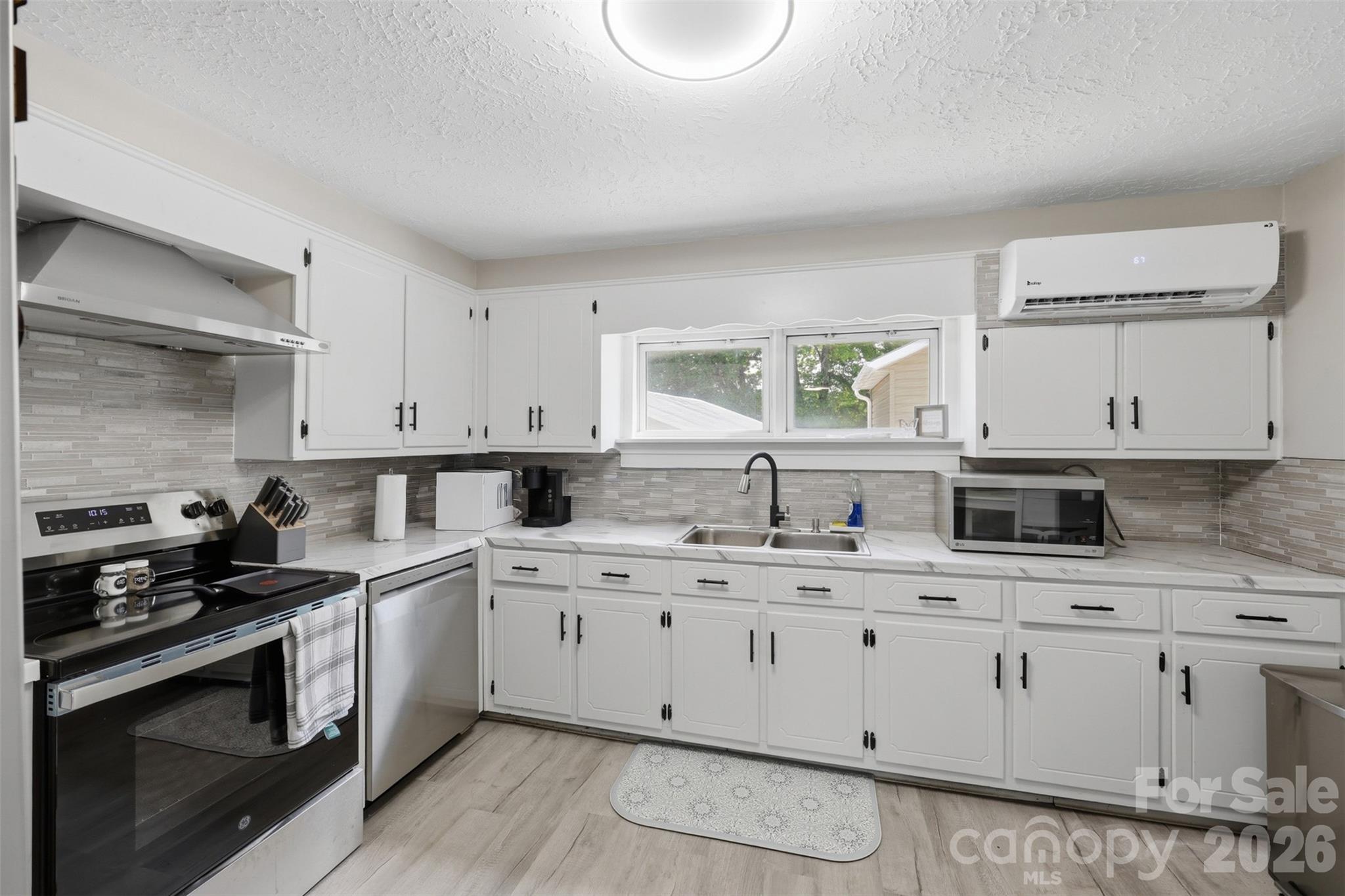 391 & 395 Poplar Springs Road — Elkin
