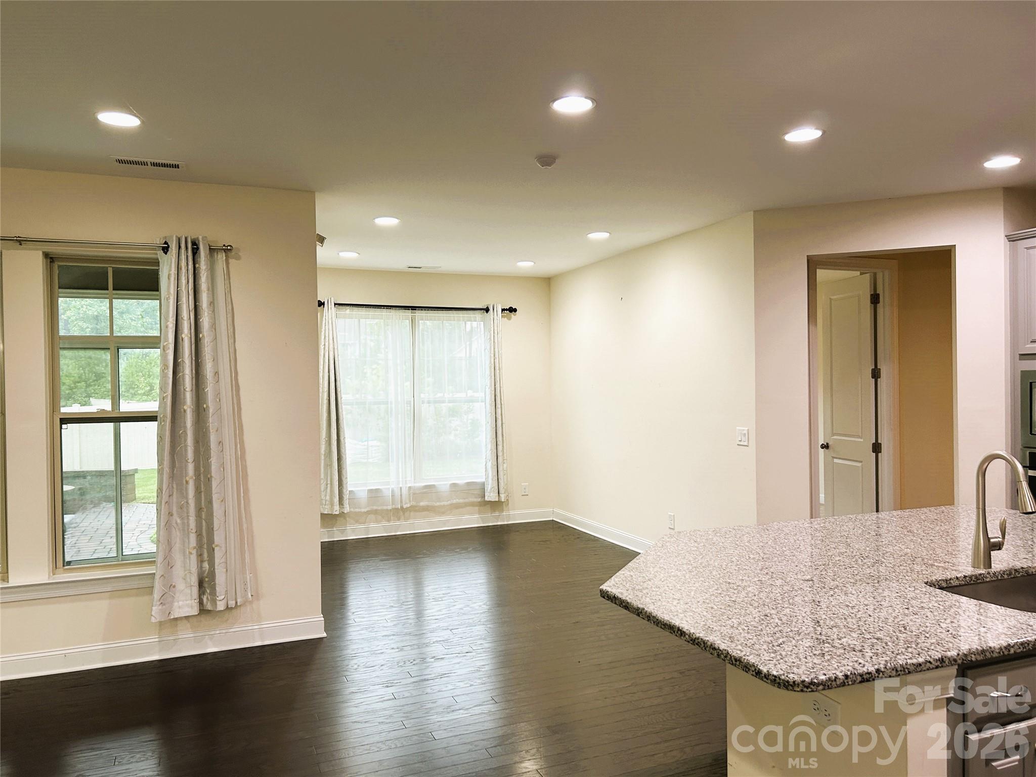 9015 Manor Oak Court — Charlotte
