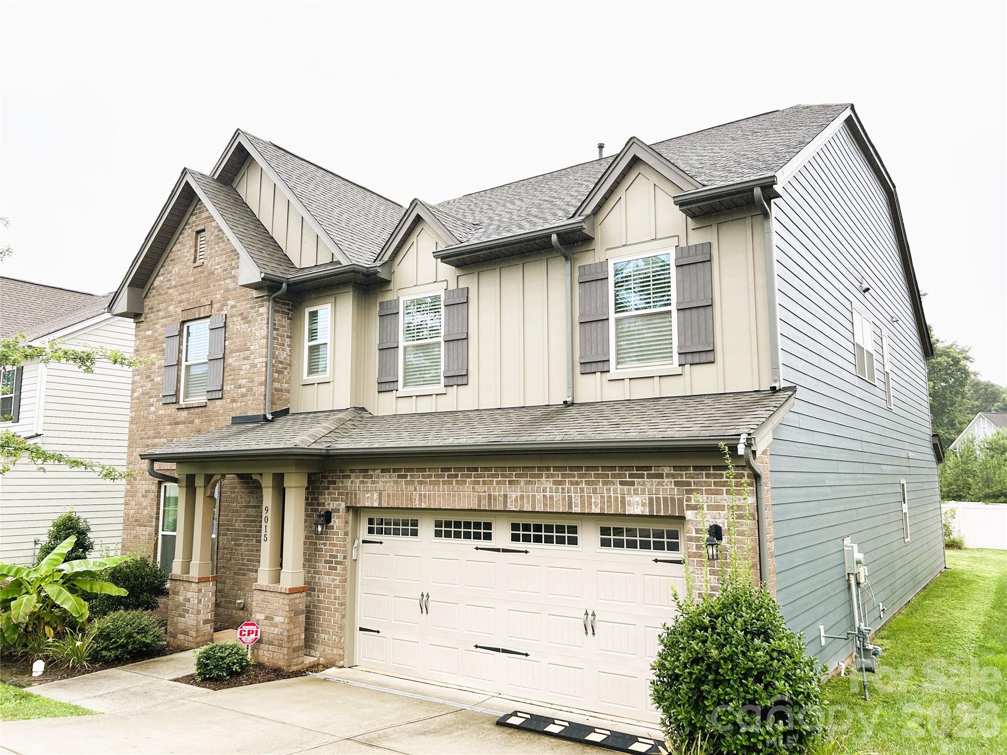 9015 Manor Oak Court — Charlotte