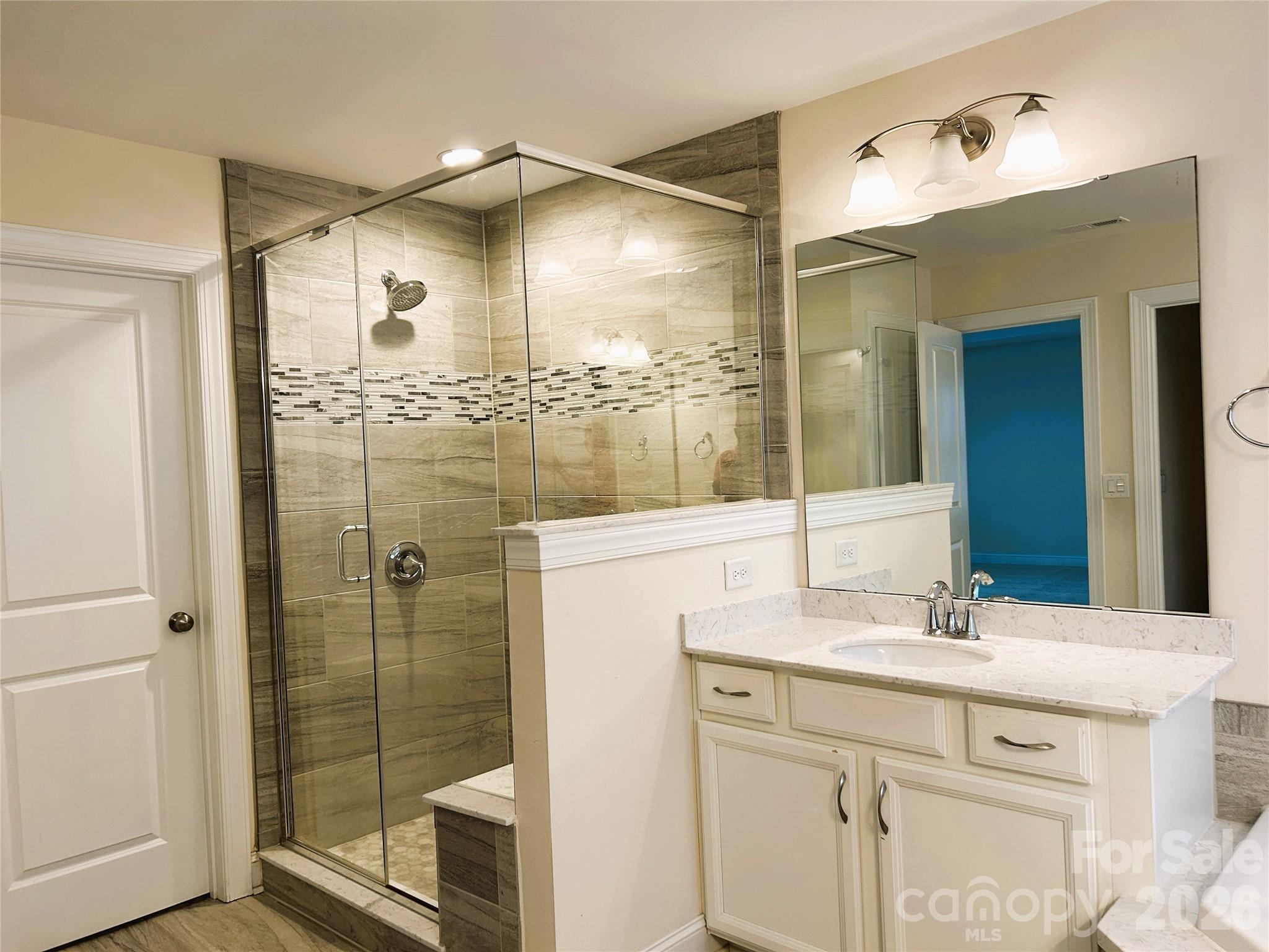 9015 Manor Oak Court — Charlotte