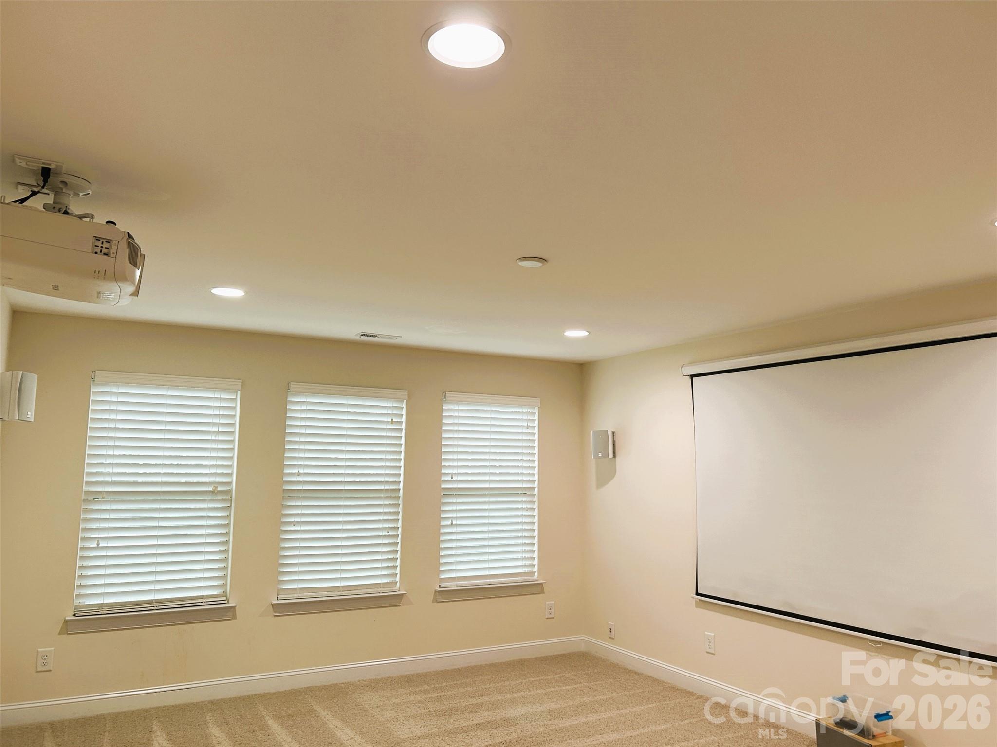 9015 Manor Oak Court — Charlotte