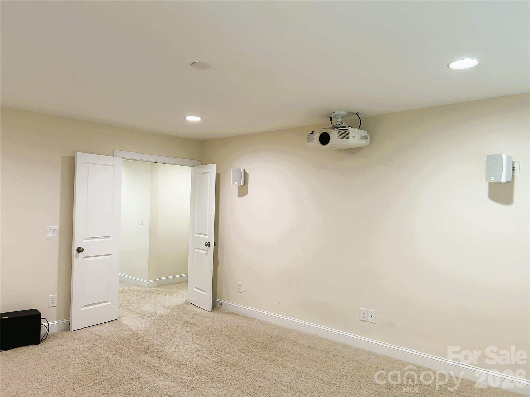 9015 Manor Oak Court — Charlotte