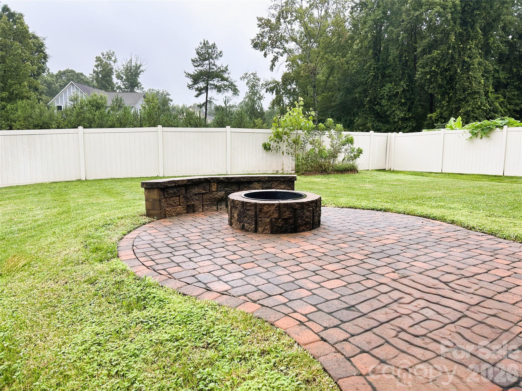 9015 Manor Oak Court — Charlotte