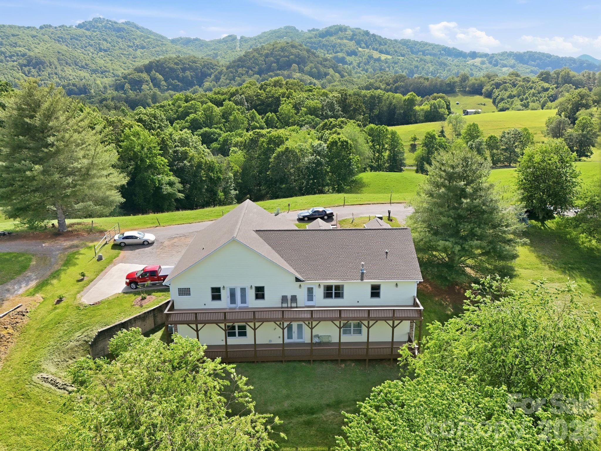 409 Tall Timbers Lane — Waynesville