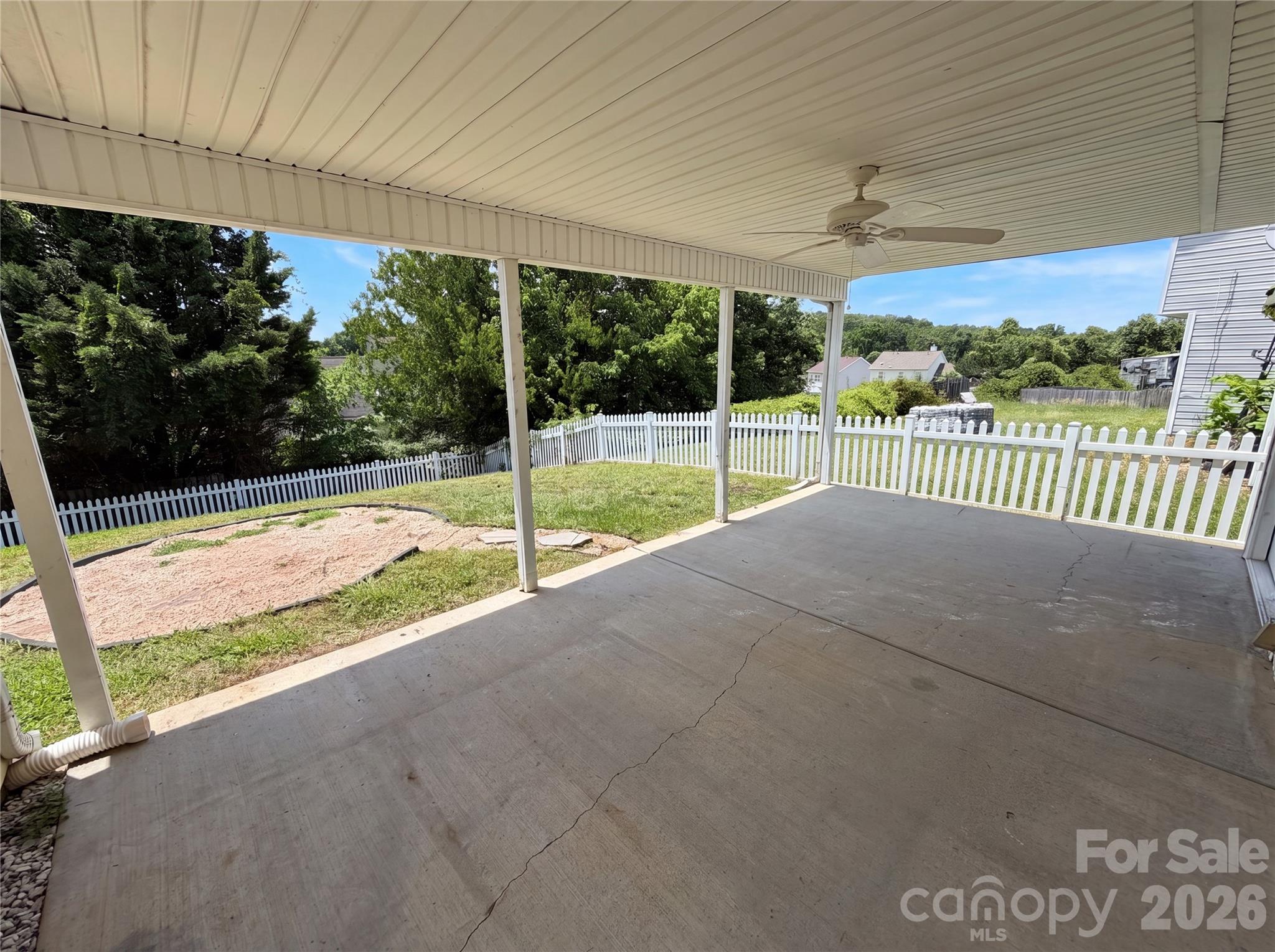 6121 Linda Vista Lane — Charlotte