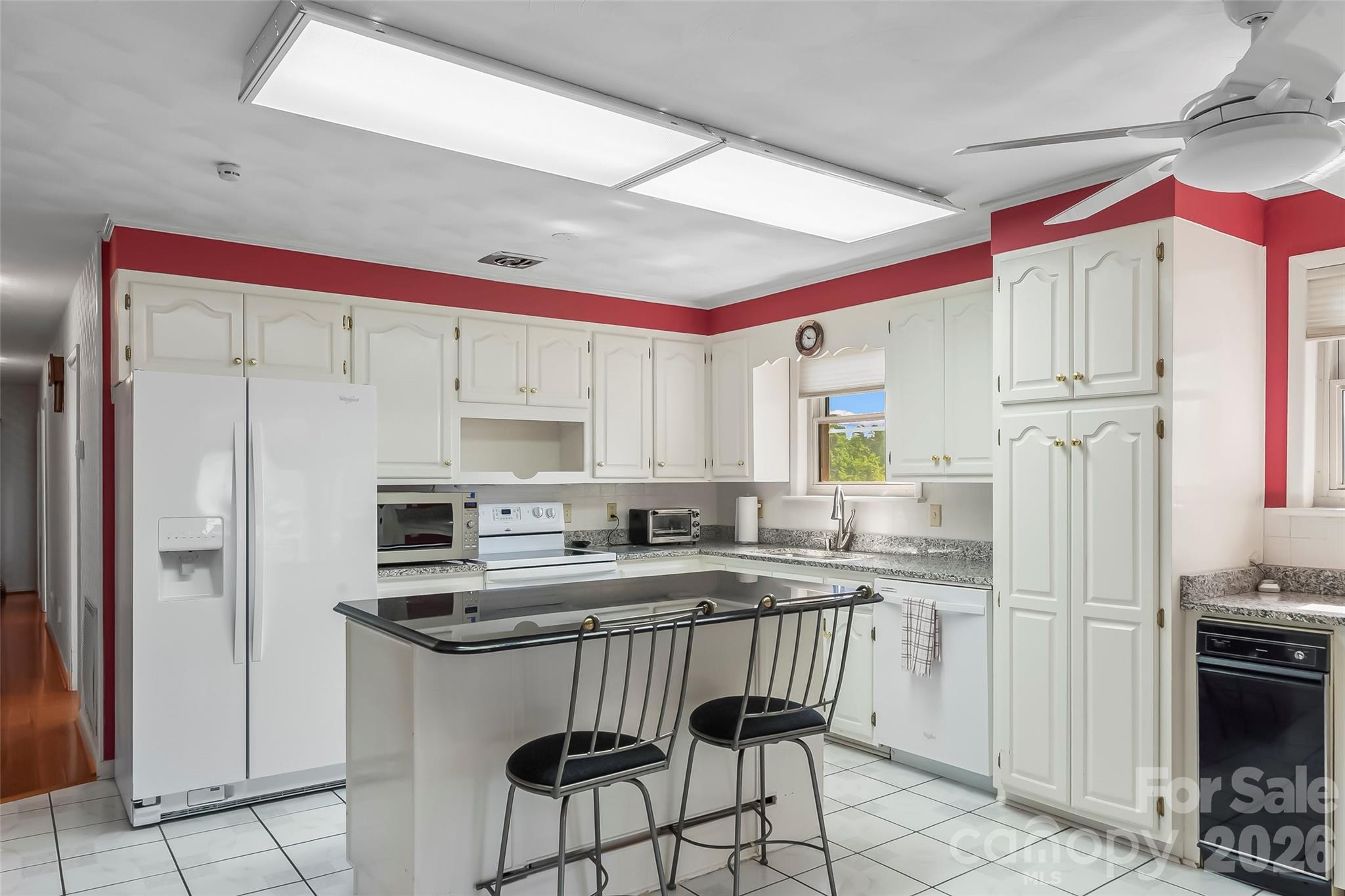 5305 Icard Ridge Road — Hickory