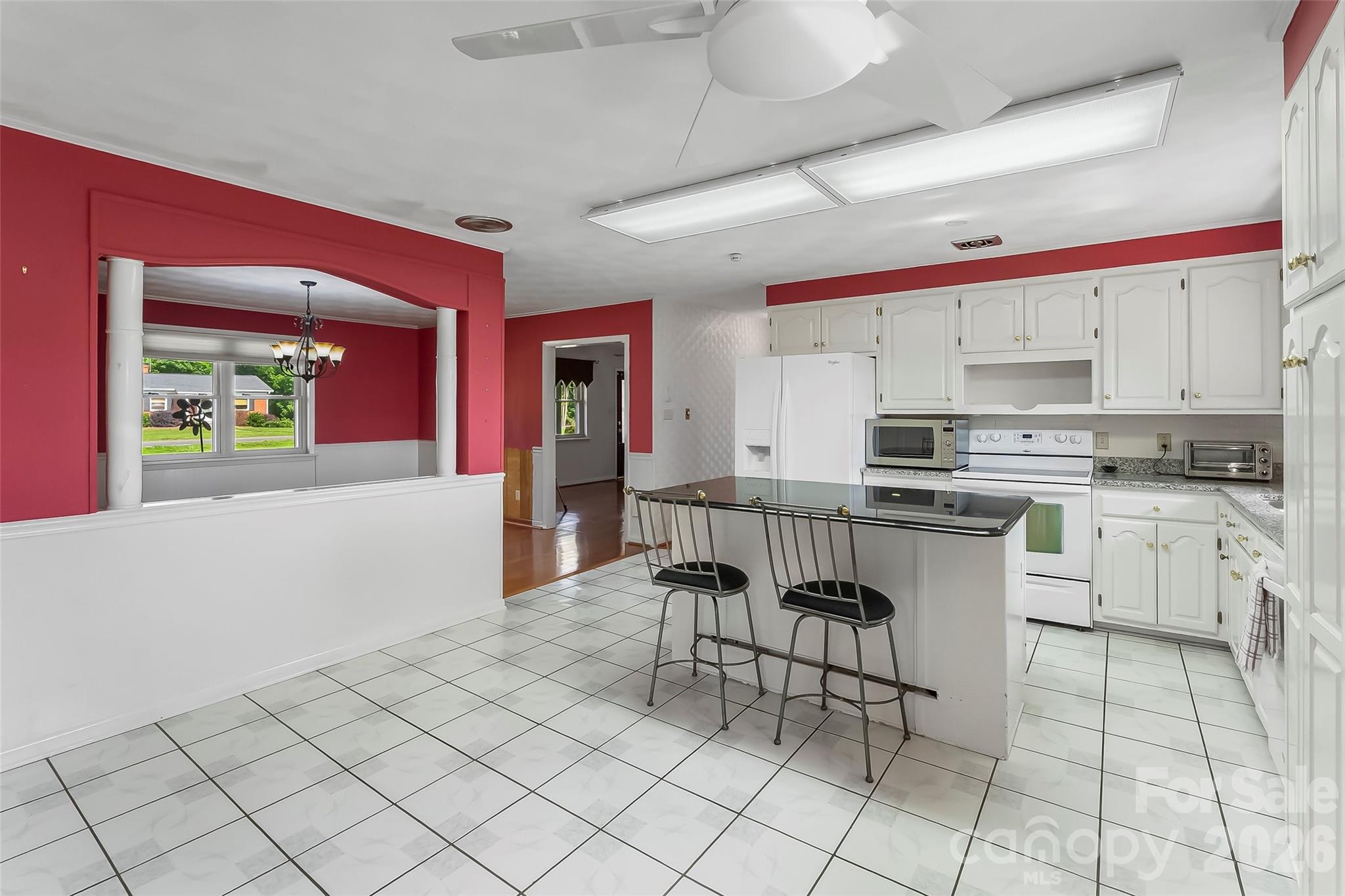 5305 Icard Ridge Road — Hickory