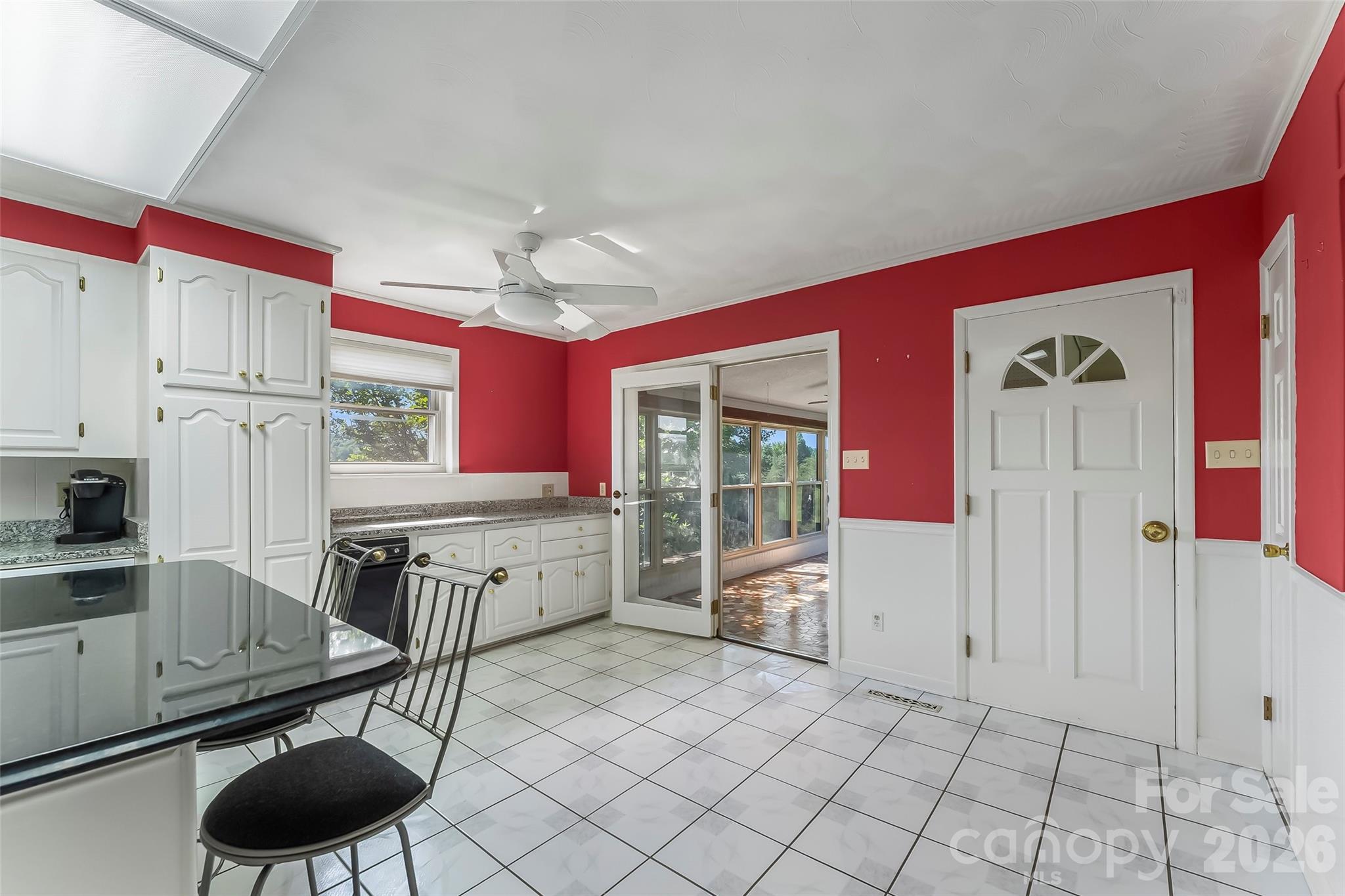 5305 Icard Ridge Road — Hickory