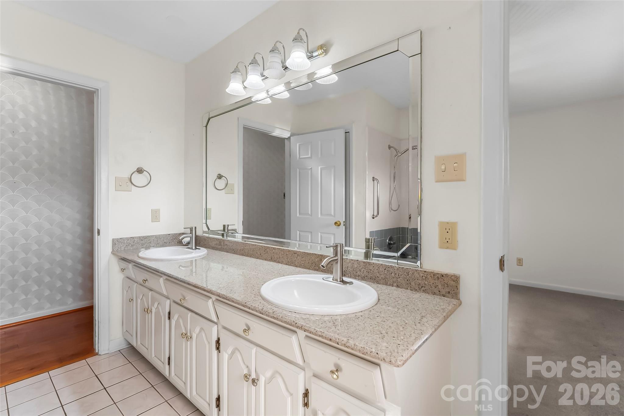 5305 Icard Ridge Road — Hickory