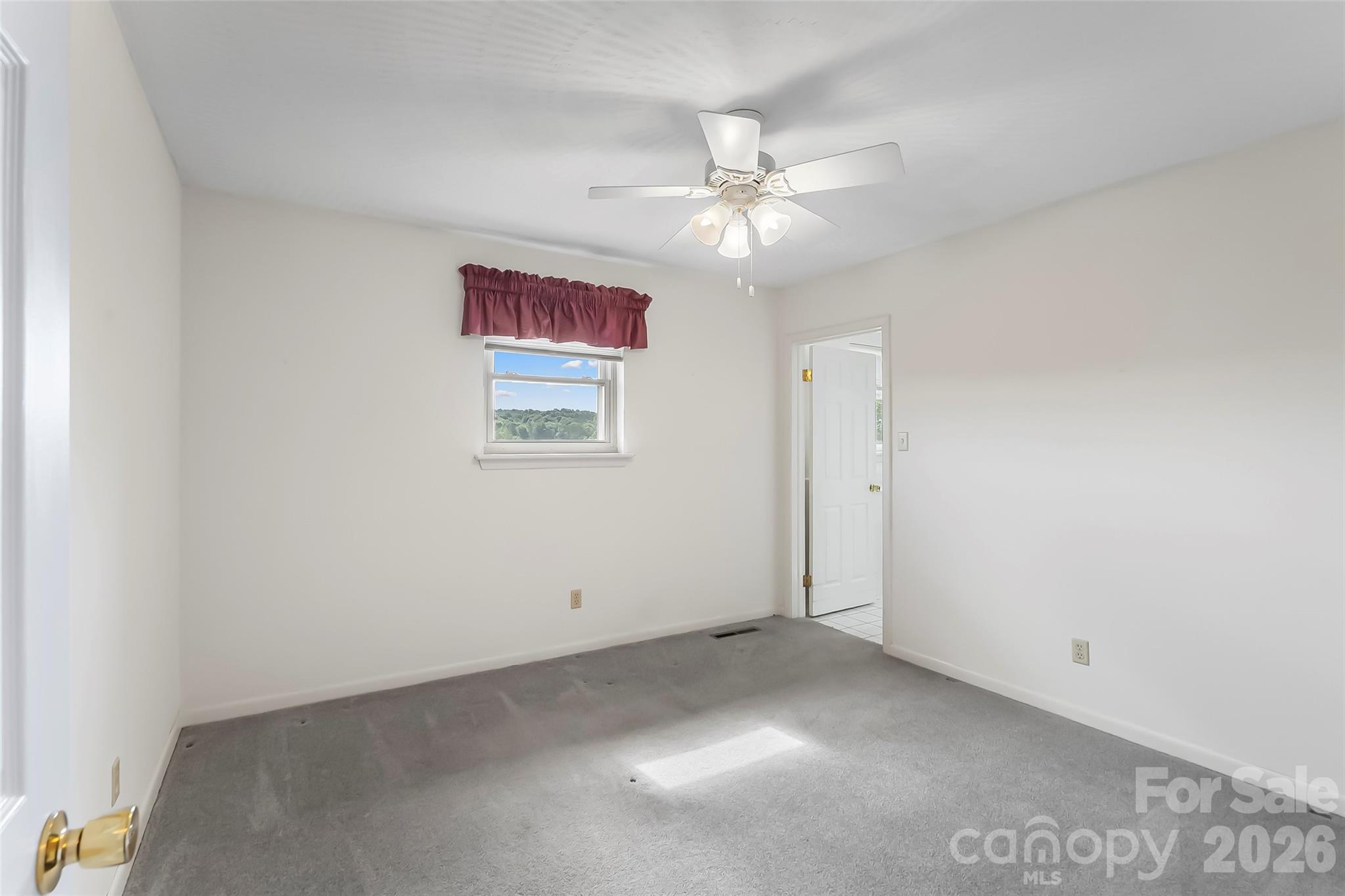 5305 Icard Ridge Road — Hickory