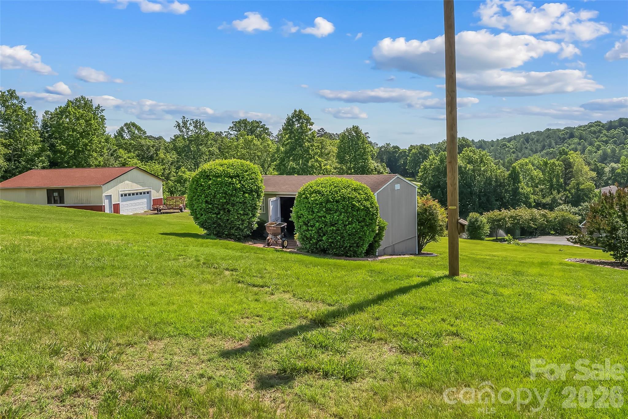 5305 Icard Ridge Road — Hickory