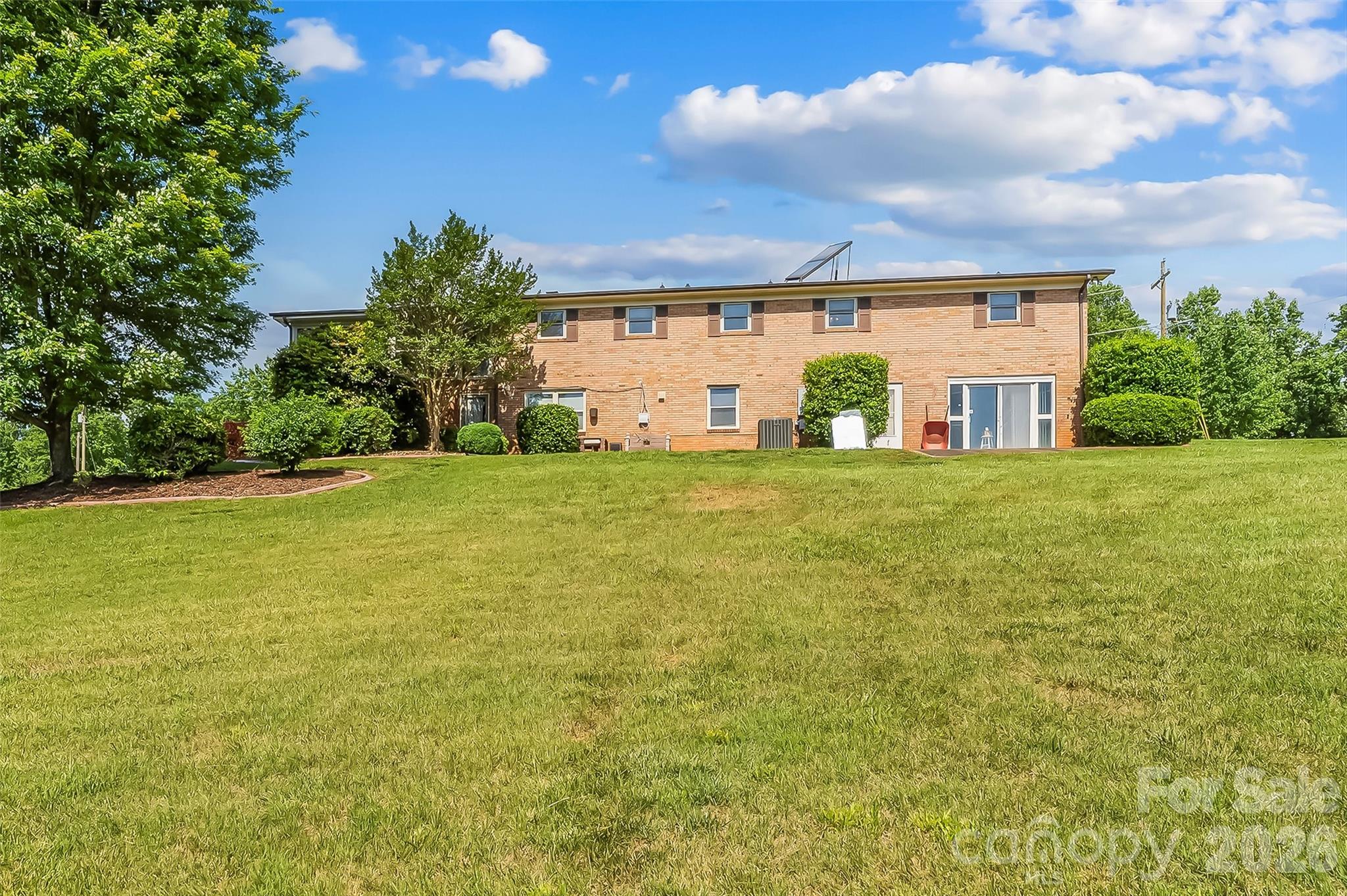 5305 Icard Ridge Road — Hickory