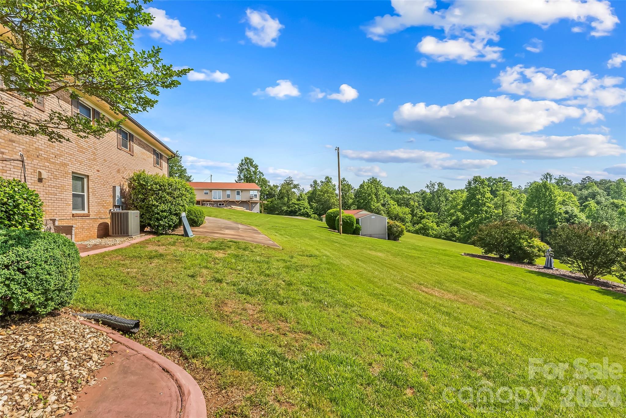 5305 Icard Ridge Road — Hickory