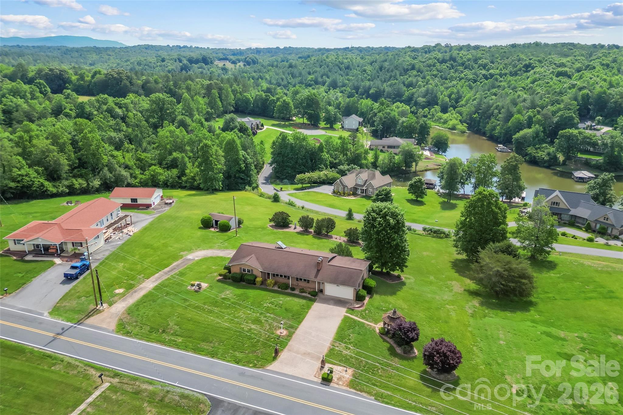 5305 Icard Ridge Road — Hickory