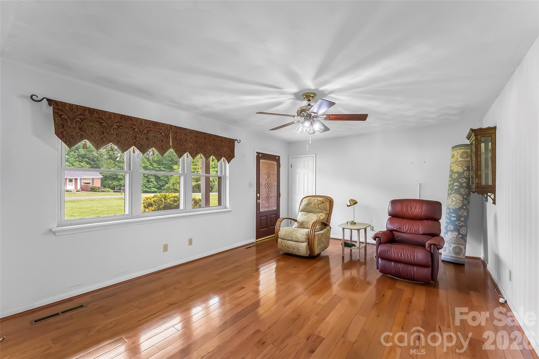 5305 Icard Ridge Road — Hickory