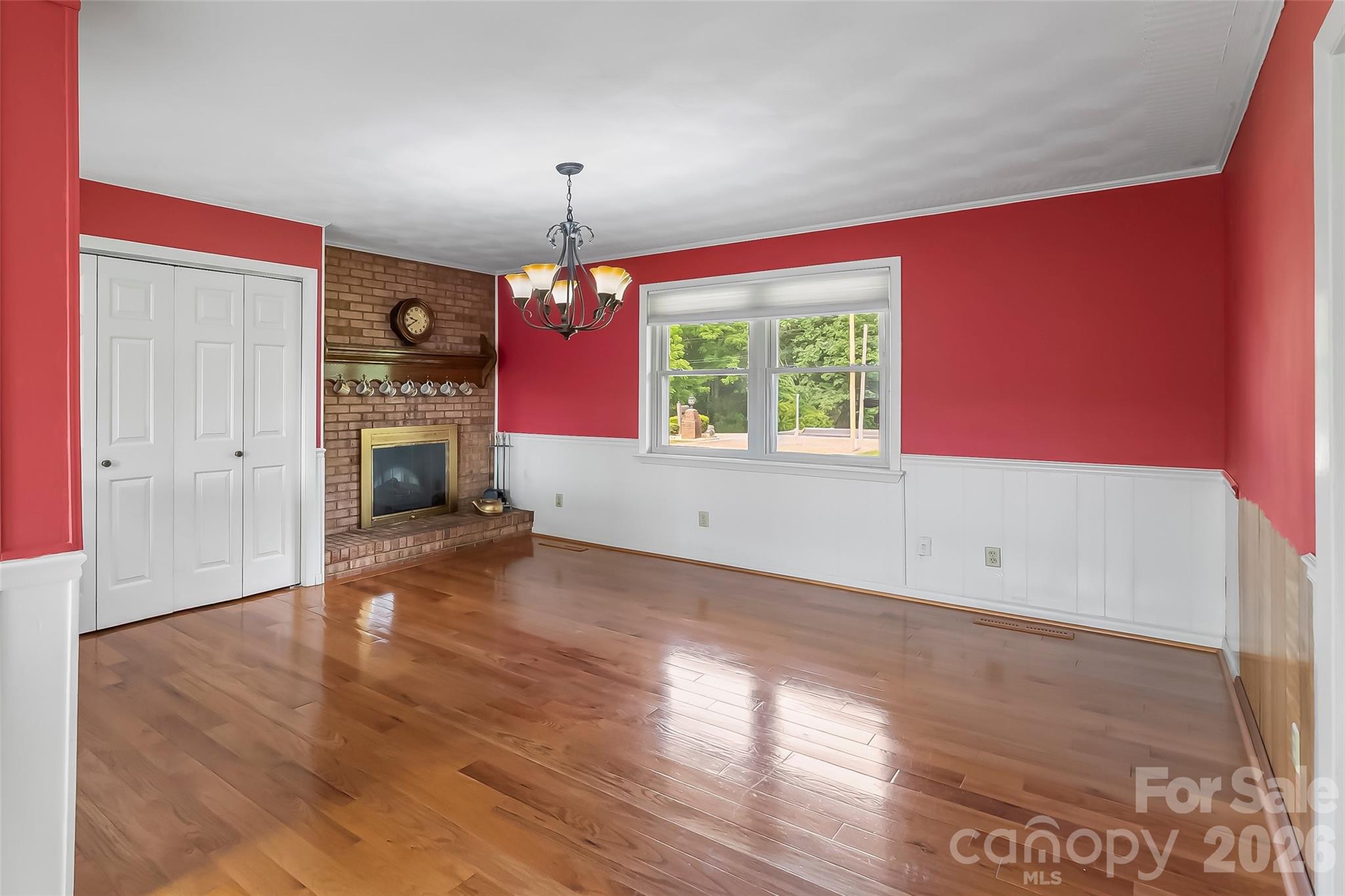 5305 Icard Ridge Road — Hickory