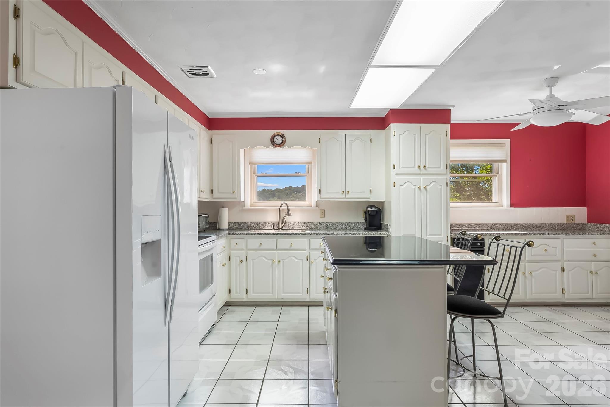 5305 Icard Ridge Road — Hickory