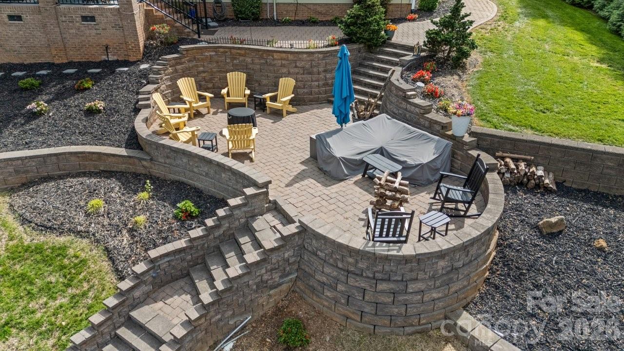 347 Whippoorwill Road — Mooresville