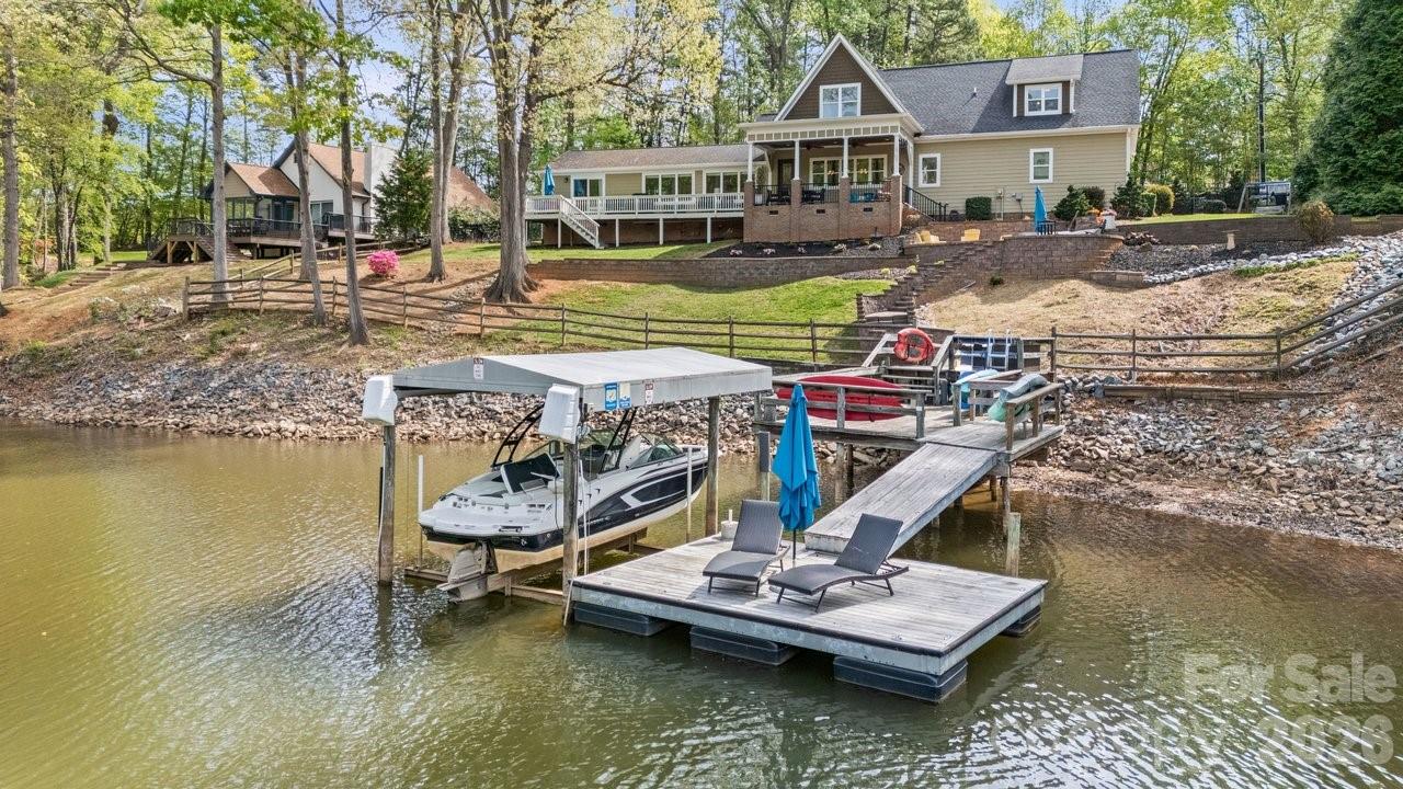 347 Whippoorwill Road — Mooresville