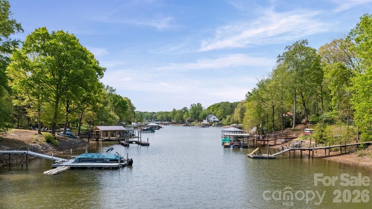 347 Whippoorwill Road — Mooresville