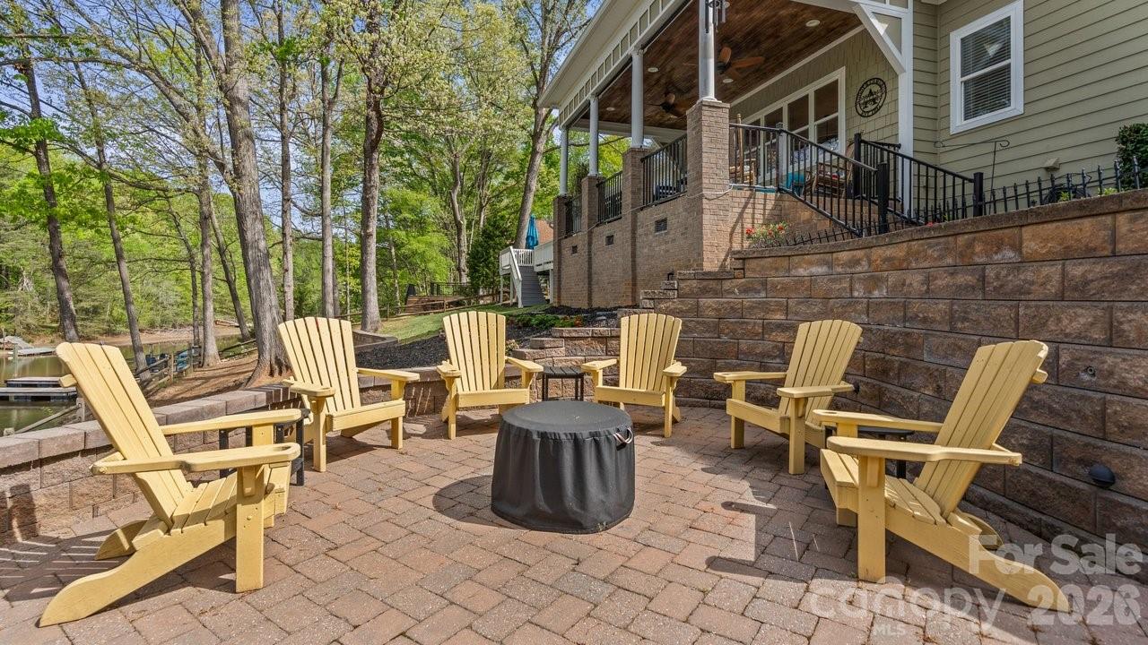 347 Whippoorwill Road — Mooresville