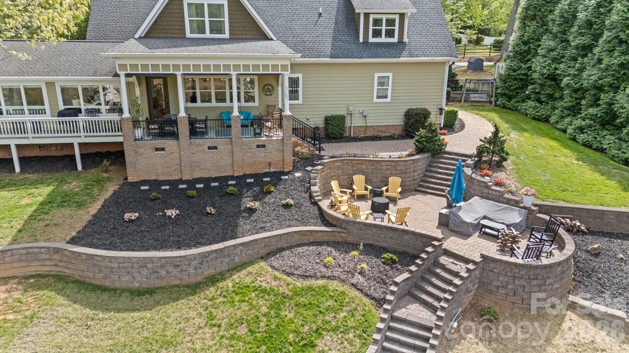 347 Whippoorwill Road — Mooresville