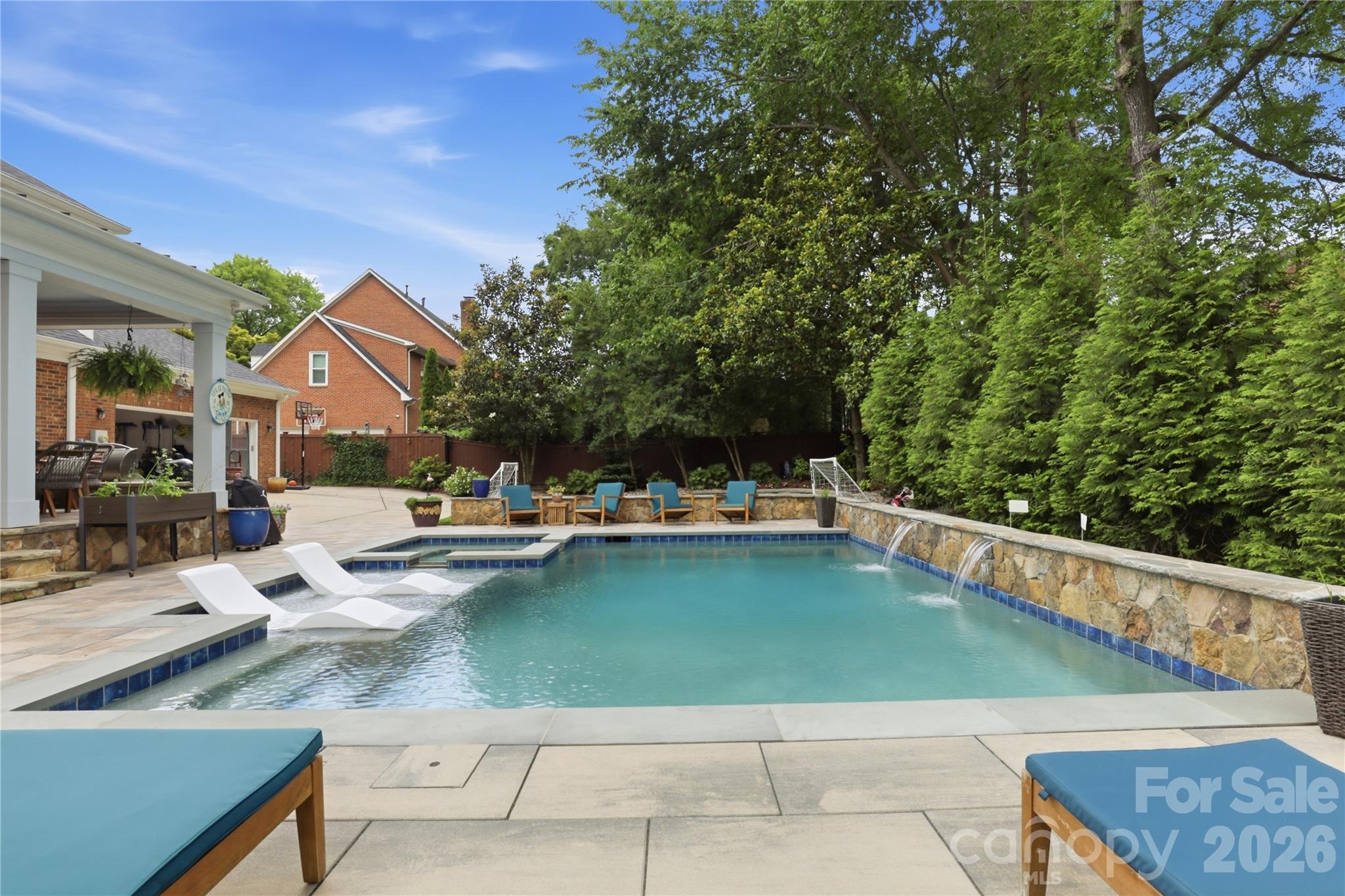 10040 Berkeley Forest Lane — Charlotte