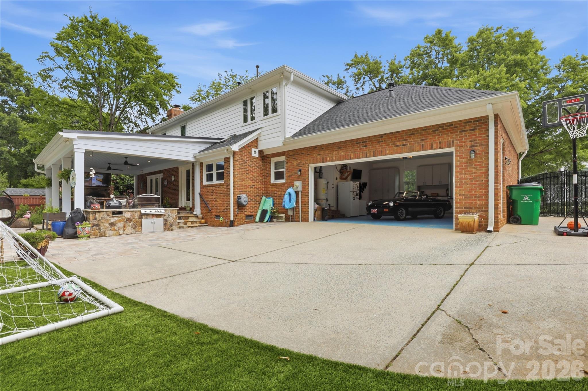 10040 Berkeley Forest Lane — Charlotte
