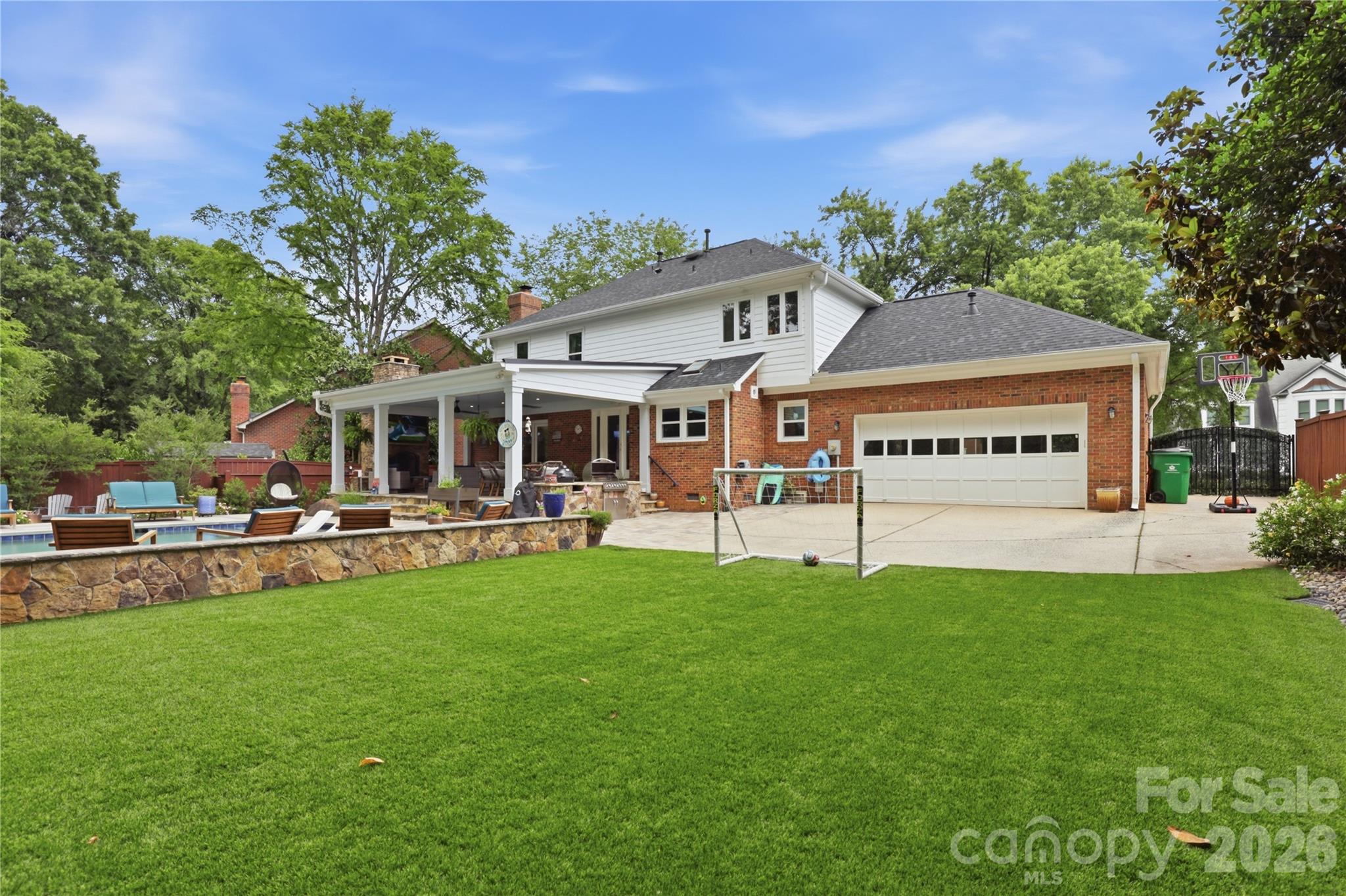 10040 Berkeley Forest Lane — Charlotte