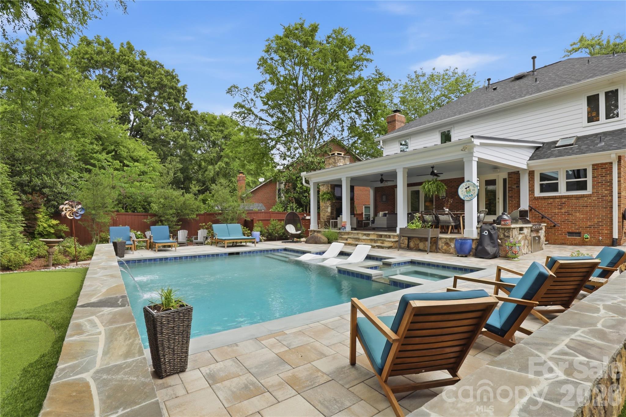 10040 Berkeley Forest Lane — Charlotte