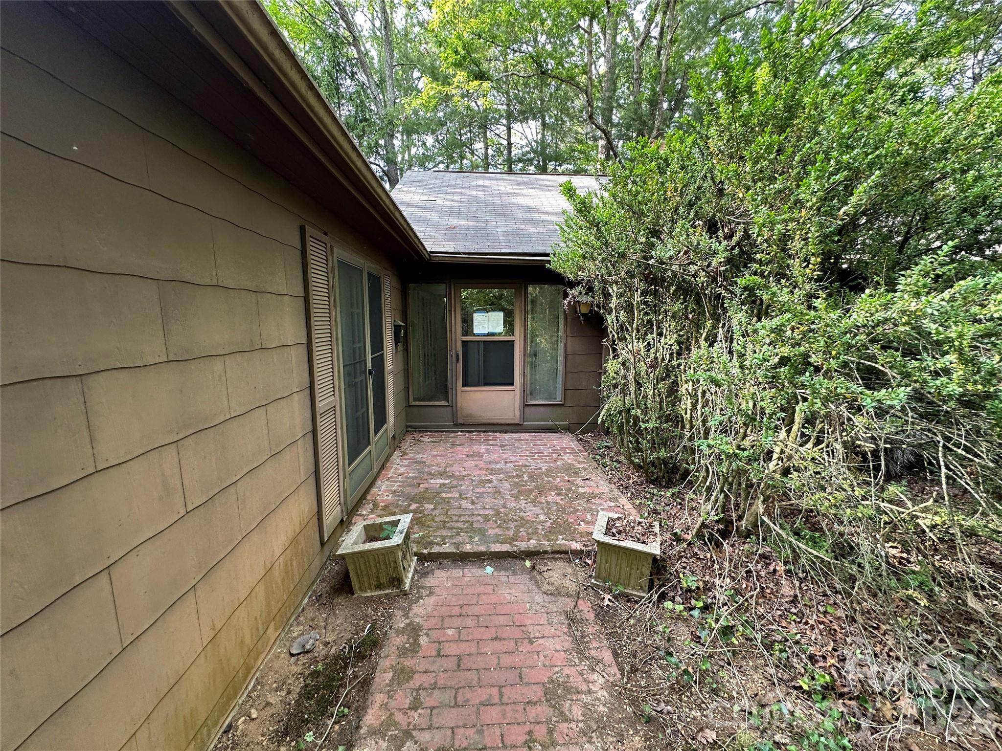 5 Lone Pine Road — Asheville