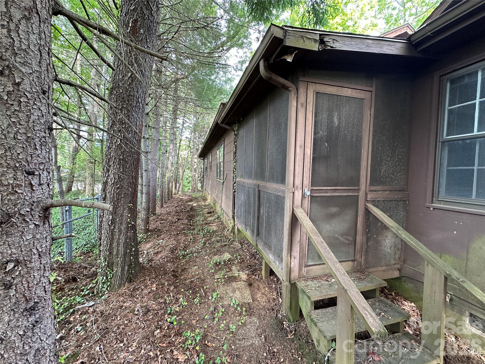 5 Lone Pine Road — Asheville