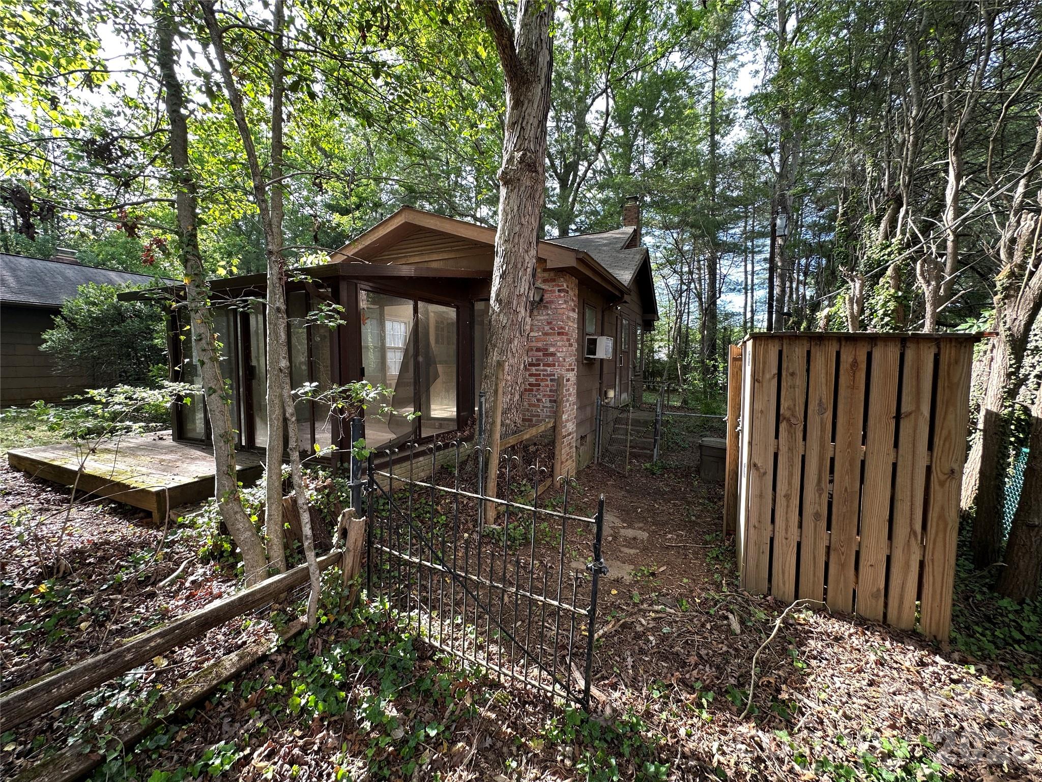 5 Lone Pine Road — Asheville