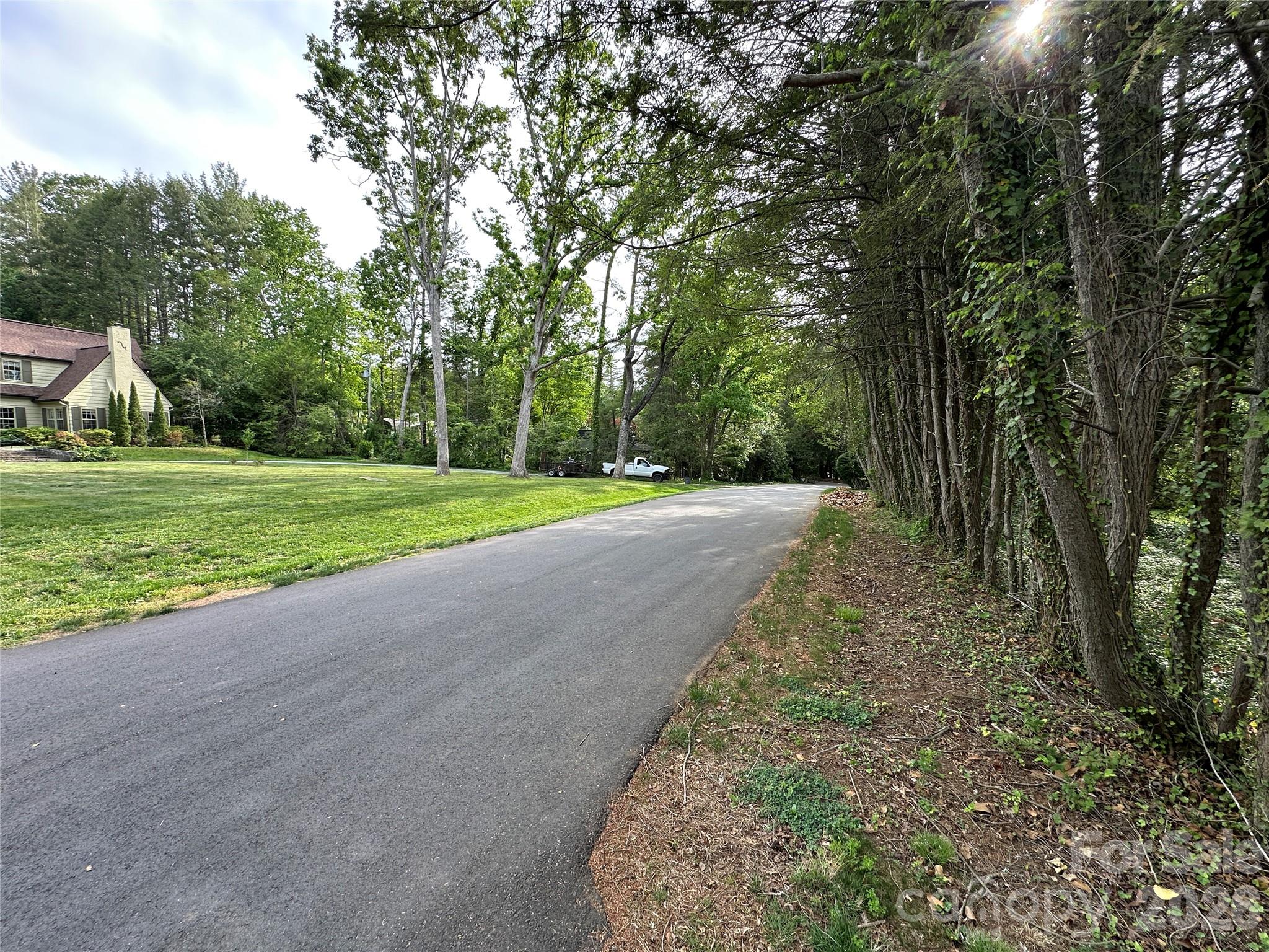 5 Lone Pine Road — Asheville