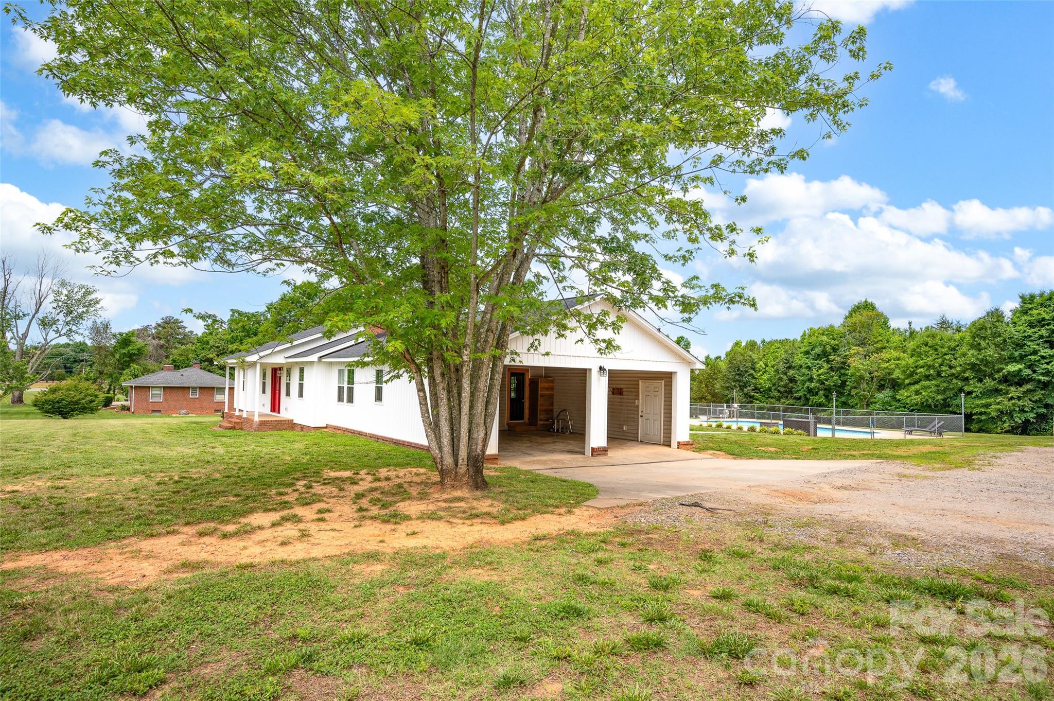 581 Barry Oak Road — Statesville
