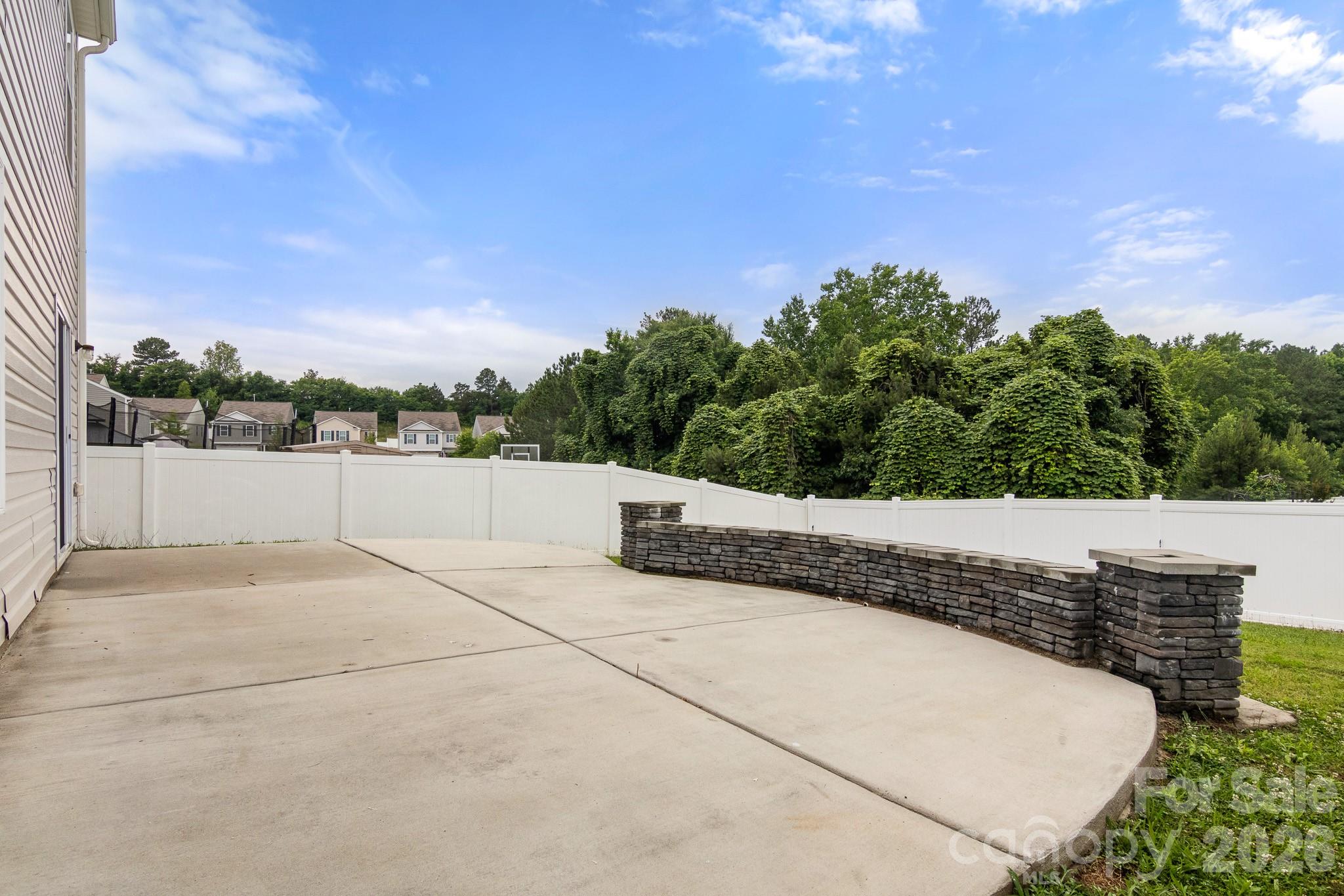 637 Nannyberry Lane — Concord
