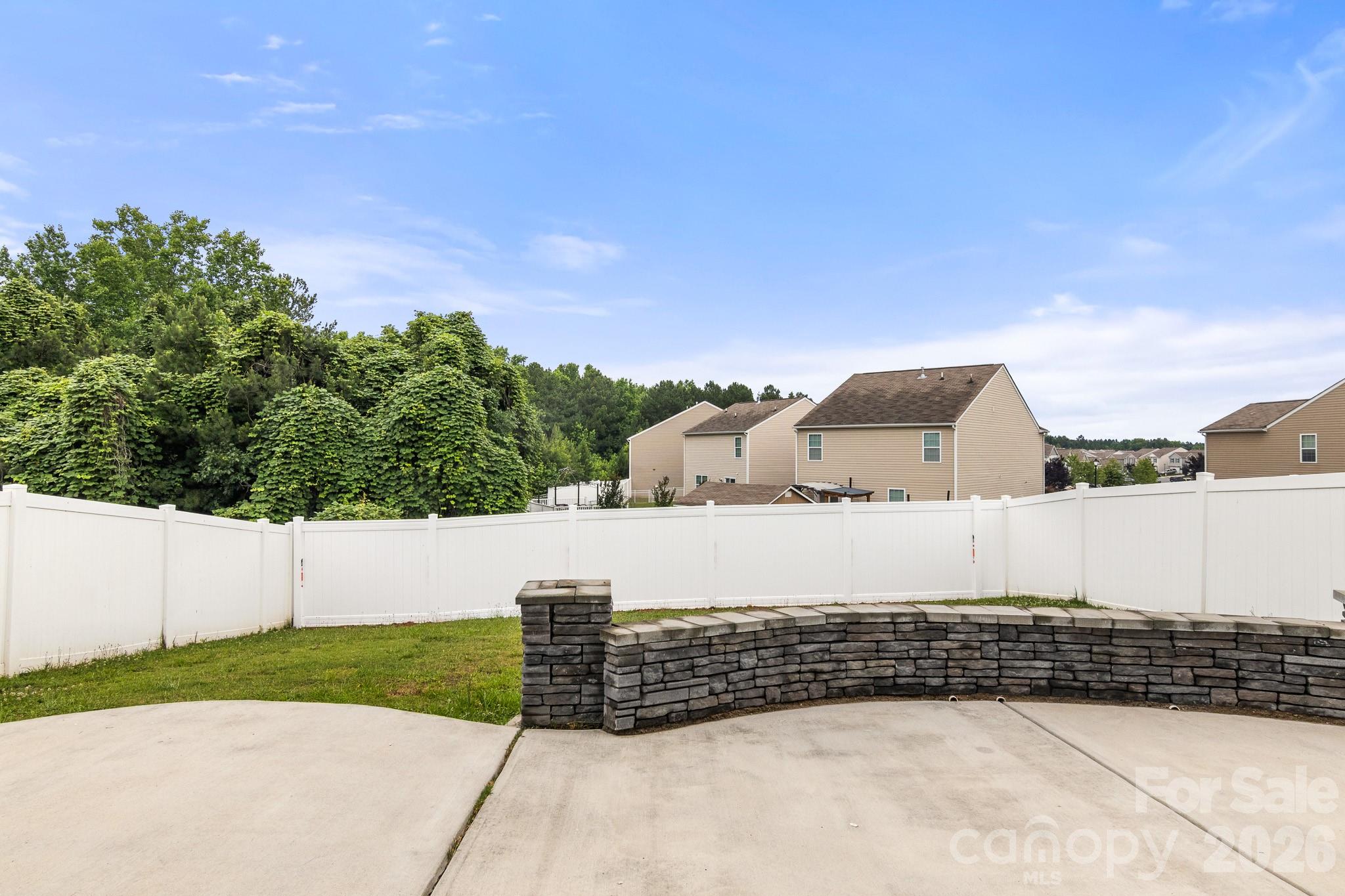 637 Nannyberry Lane — Concord