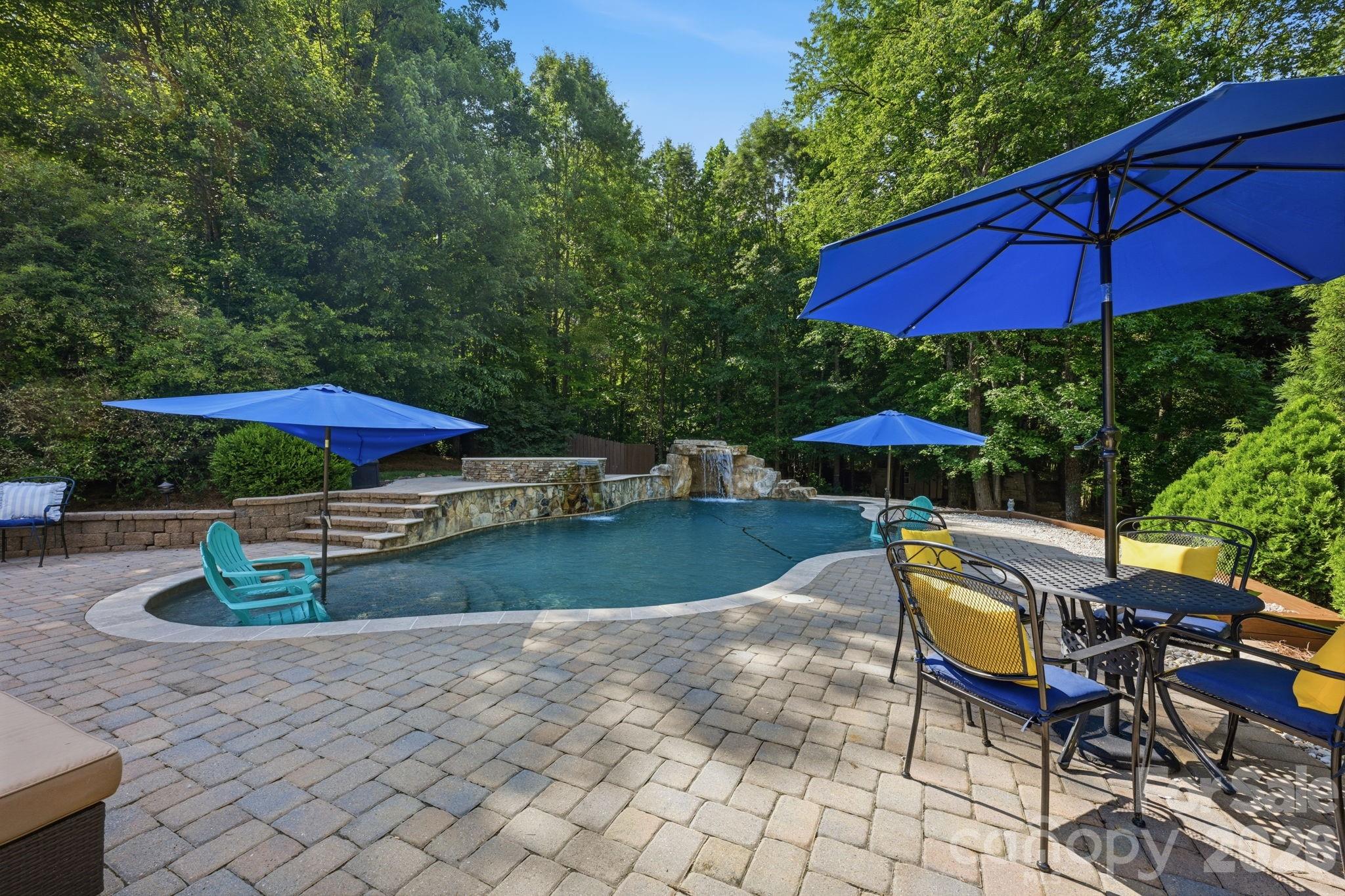 2530 Shady Reach Lane — Charlotte
