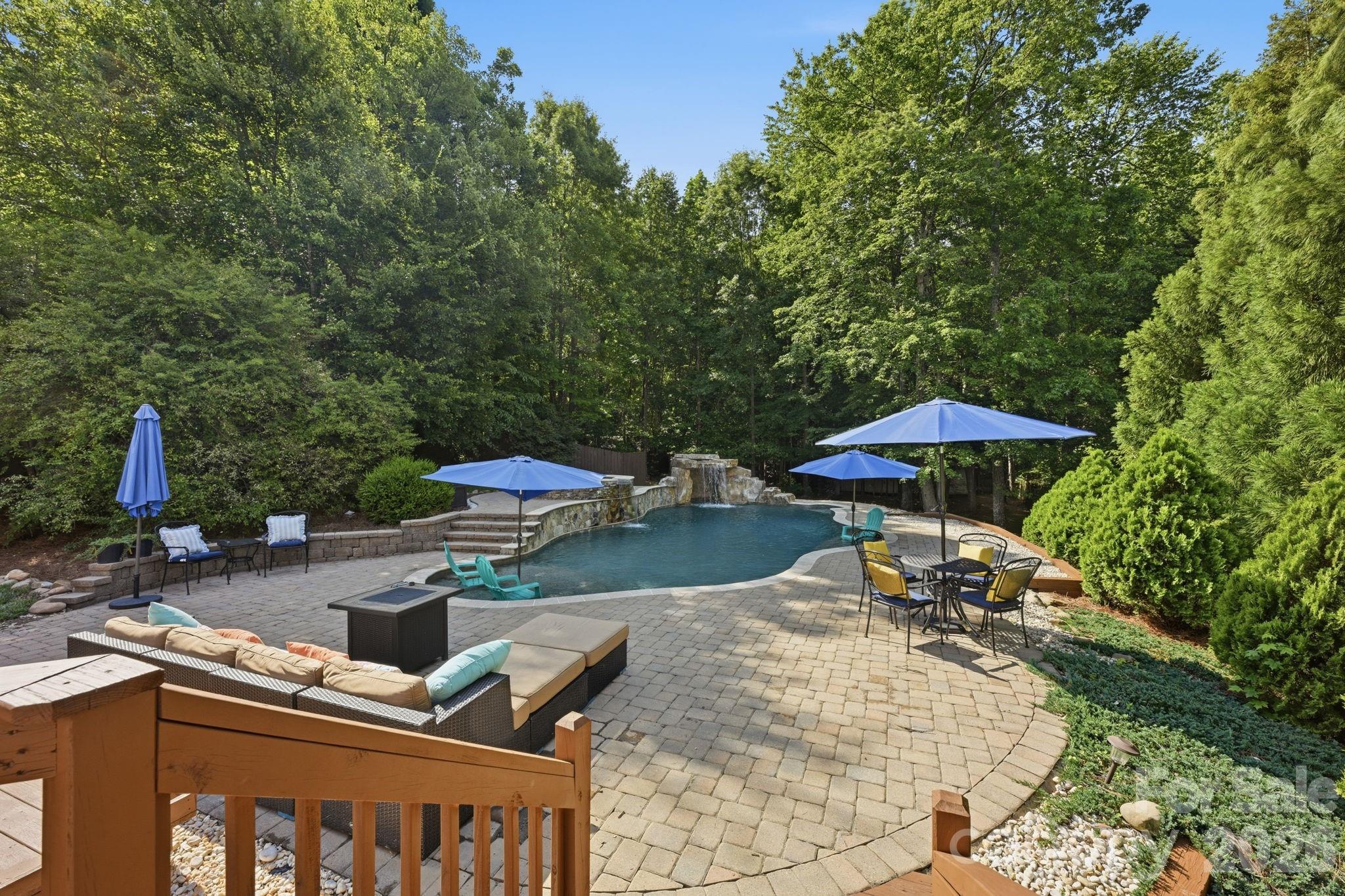 2530 Shady Reach Lane — Charlotte