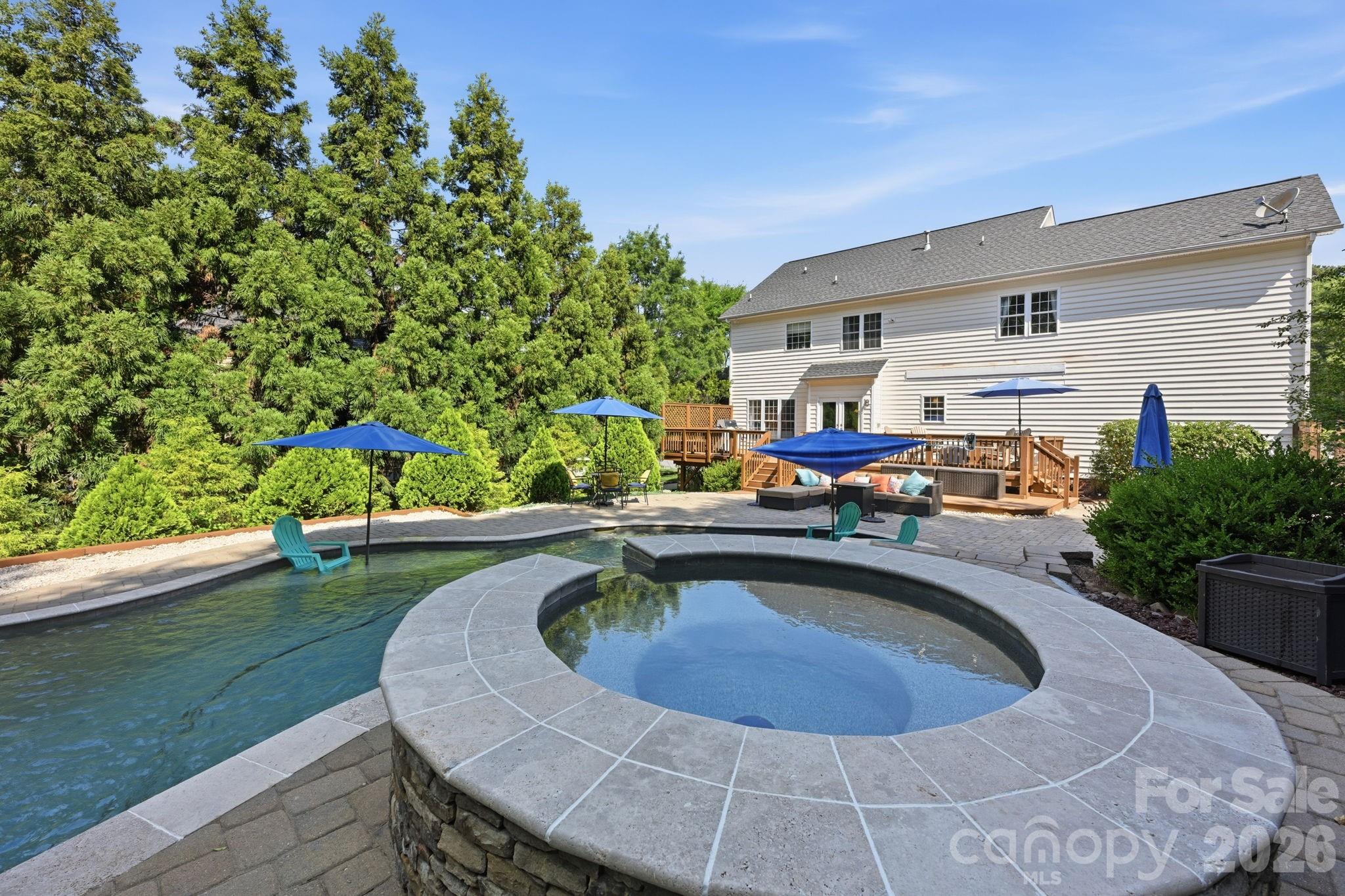 2530 Shady Reach Lane — Charlotte