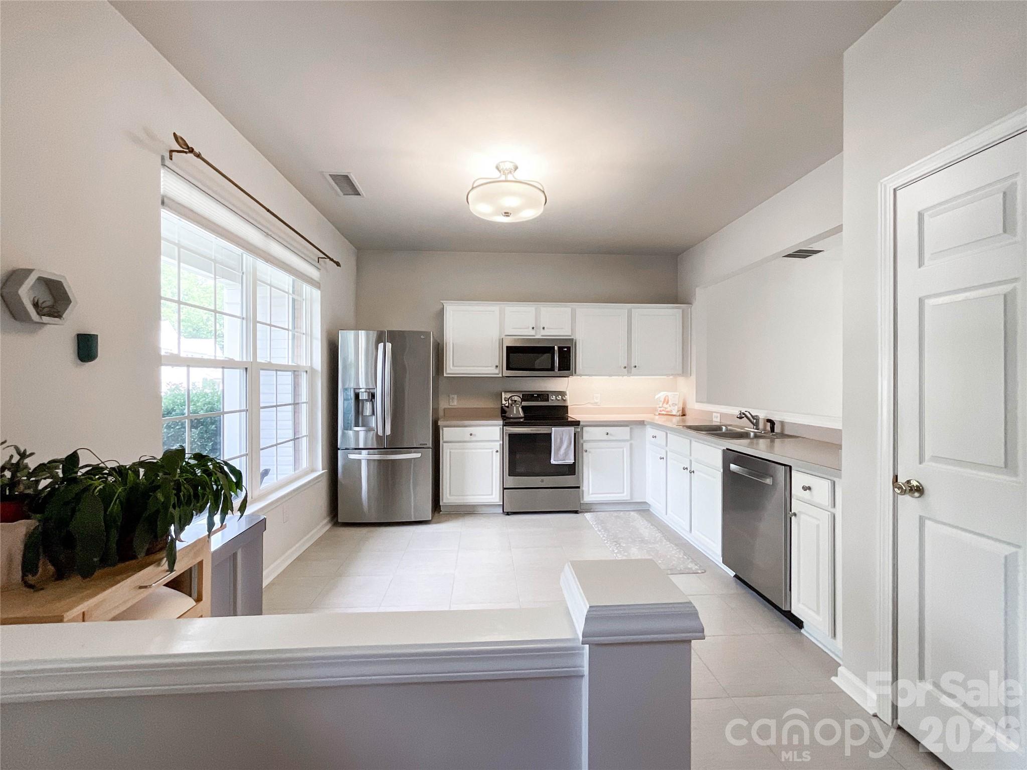 6876 Rothchild Drive — Charlotte