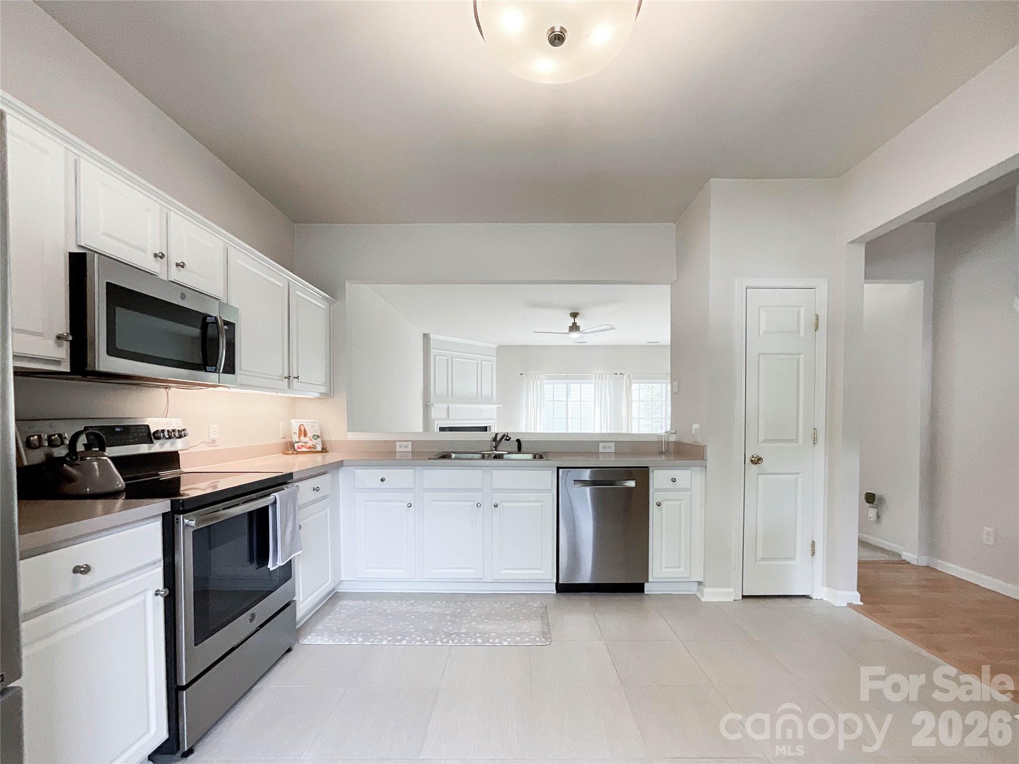 6876 Rothchild Drive — Charlotte