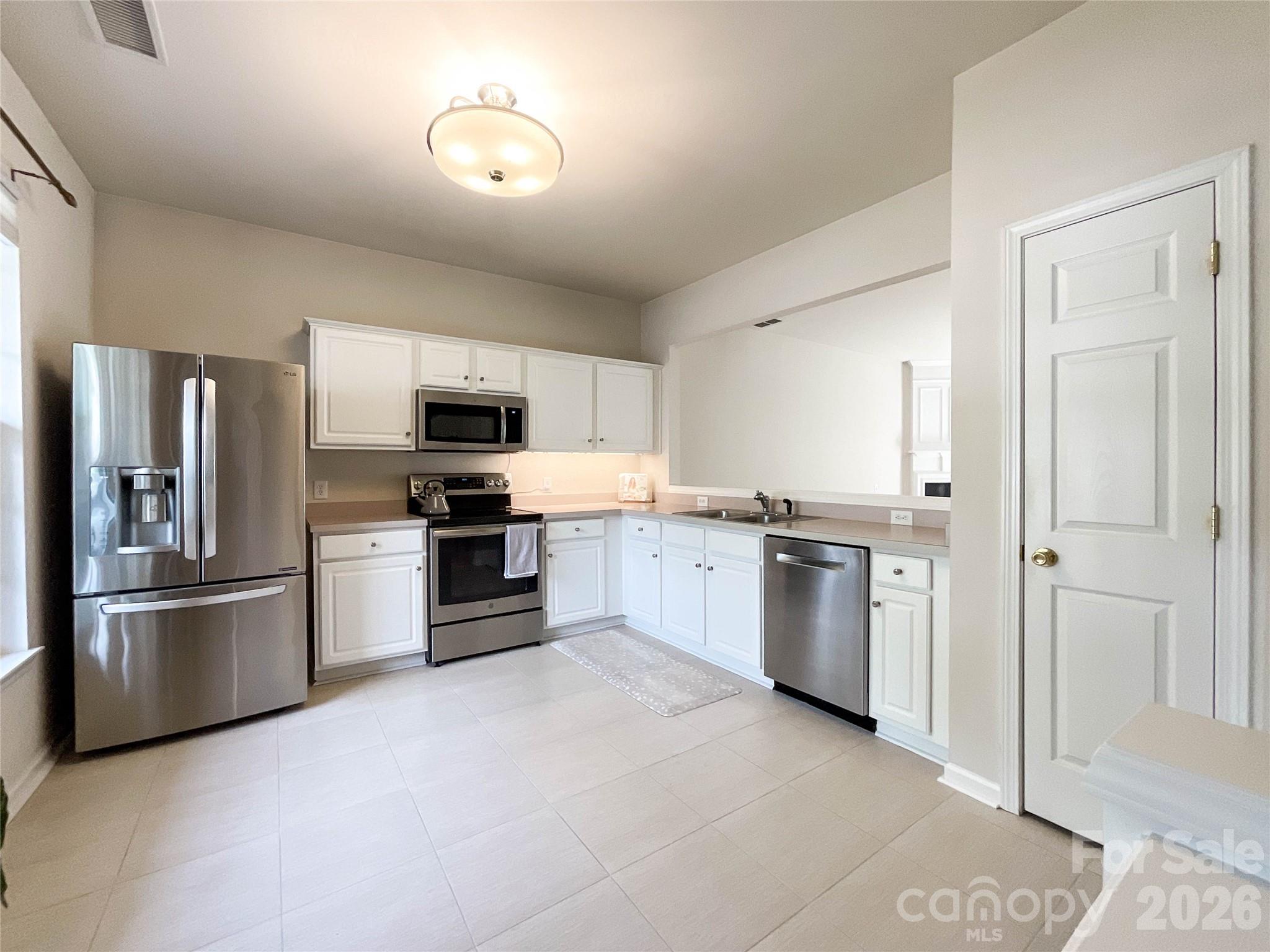 6876 Rothchild Drive — Charlotte