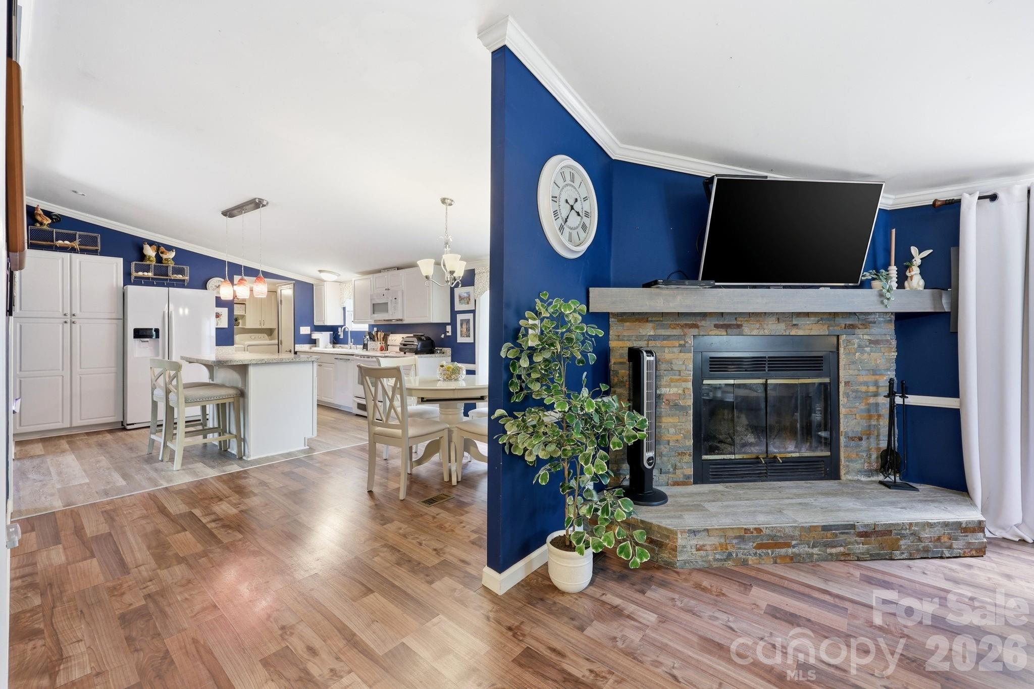 5375 Montana Circle NW — Concord