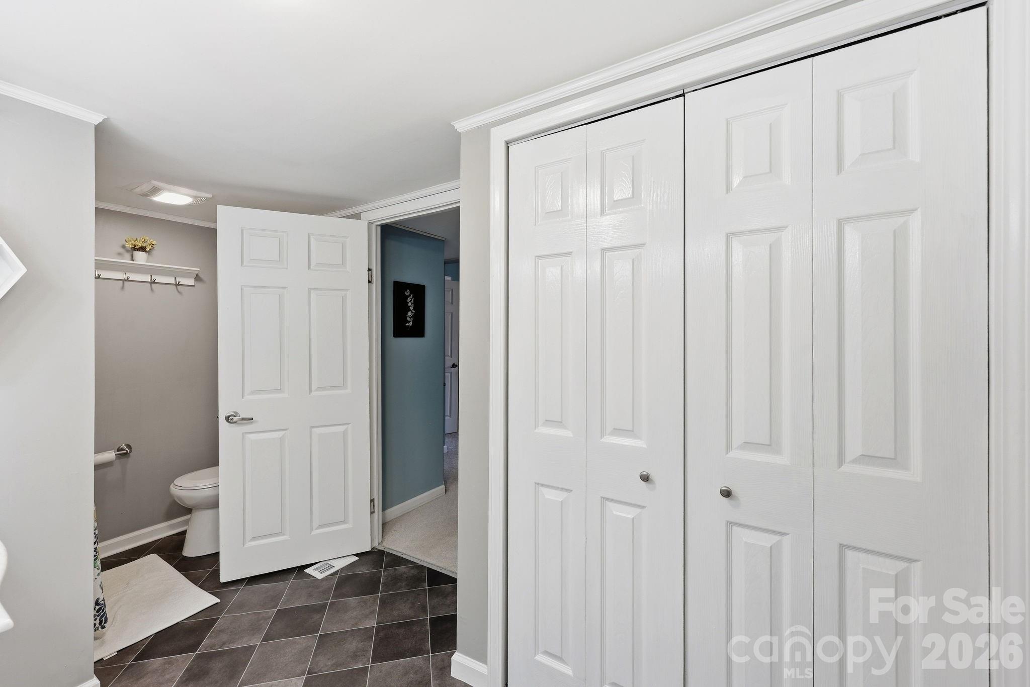 5375 Montana Circle NW — Concord