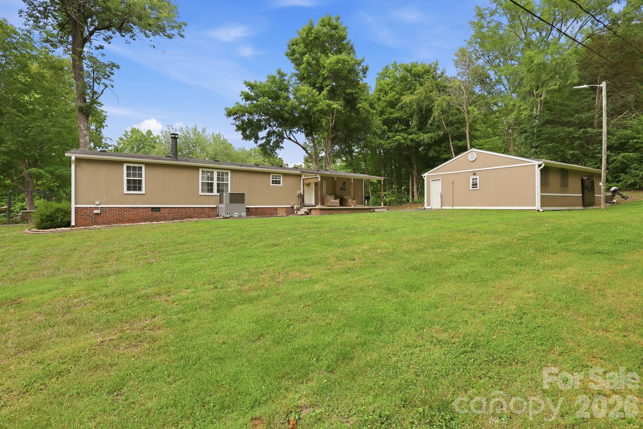 5375 Montana Circle NW — Concord