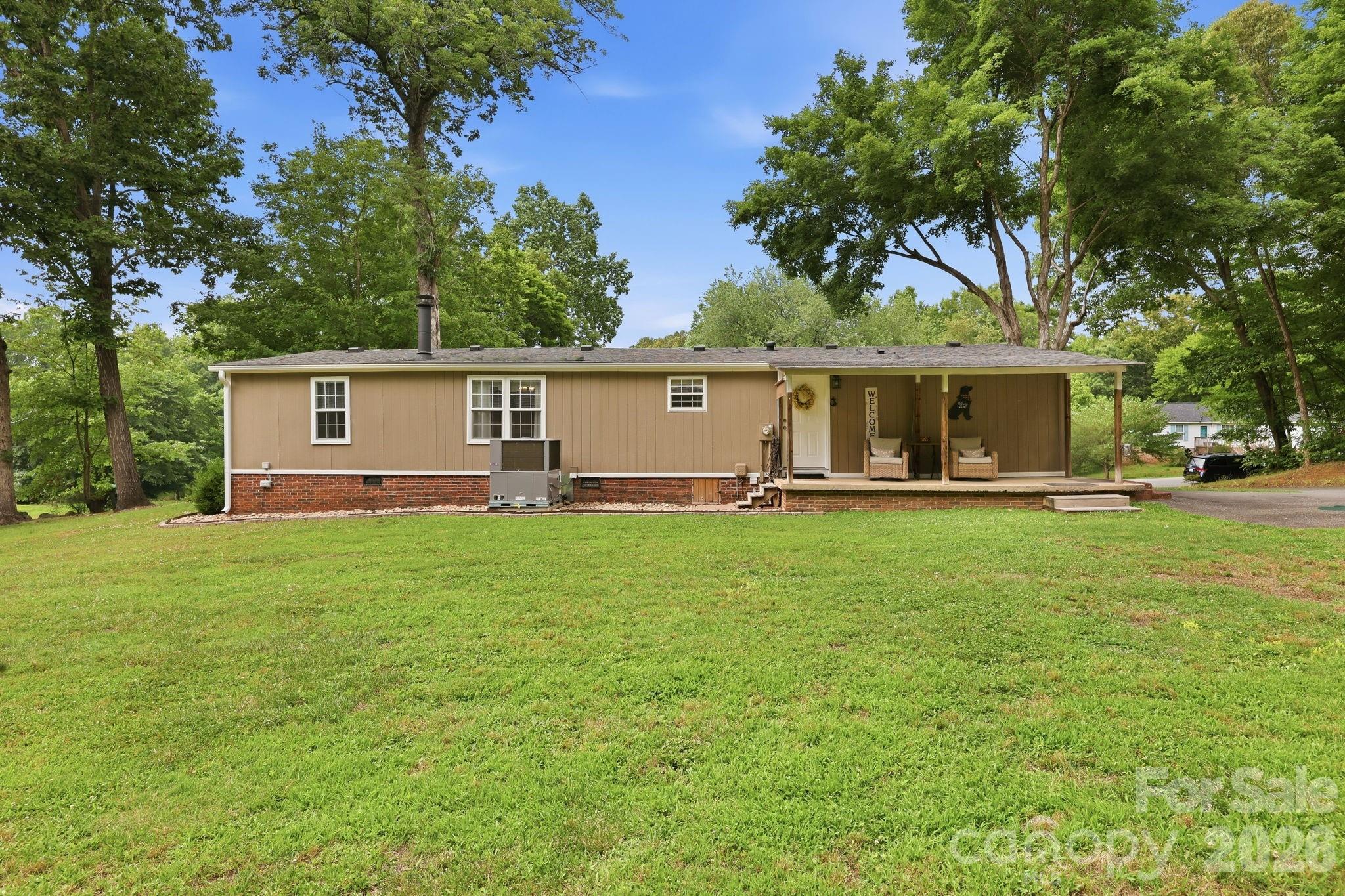 5375 Montana Circle NW — Concord