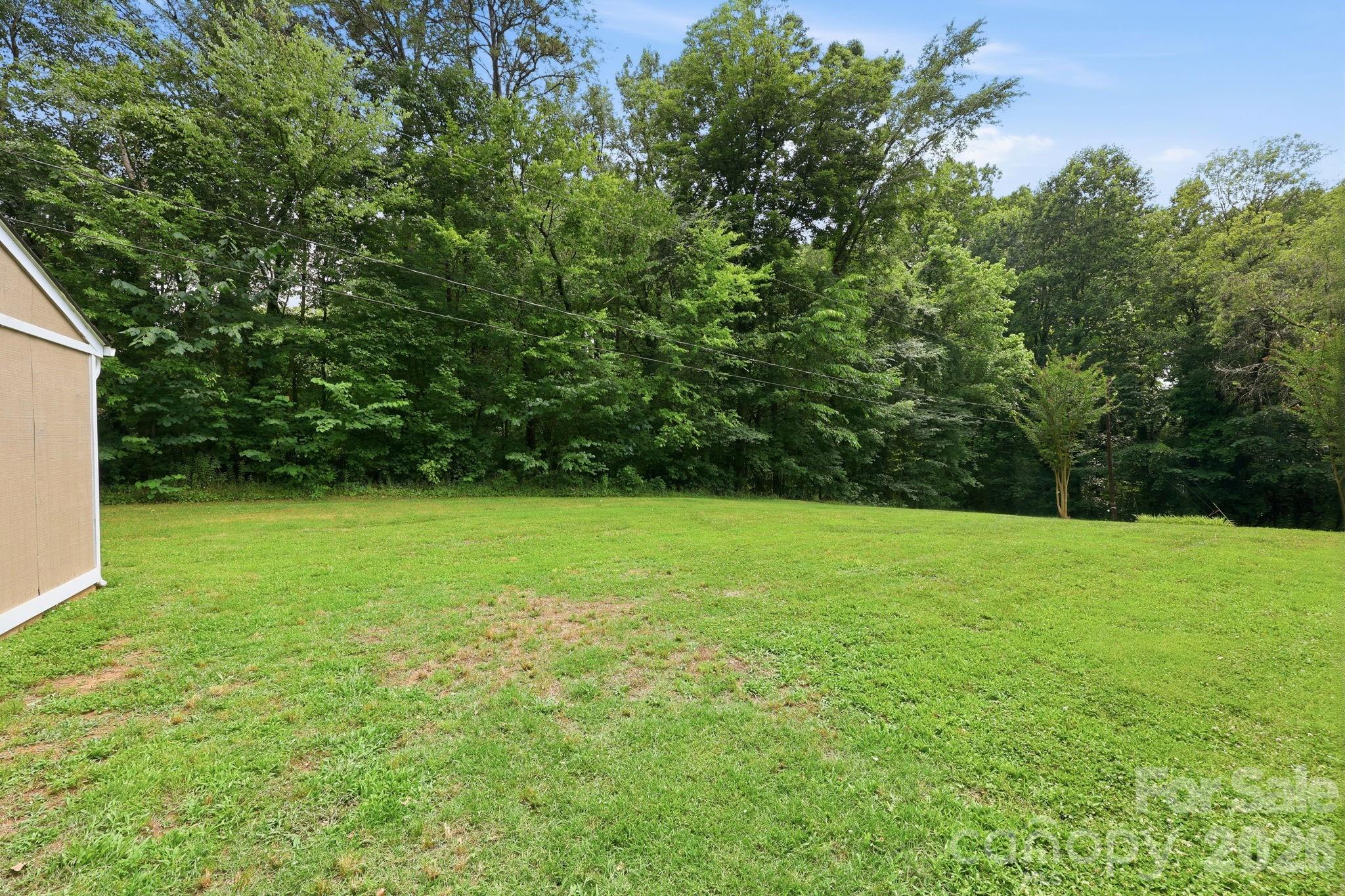 5375 Montana Circle NW — Concord