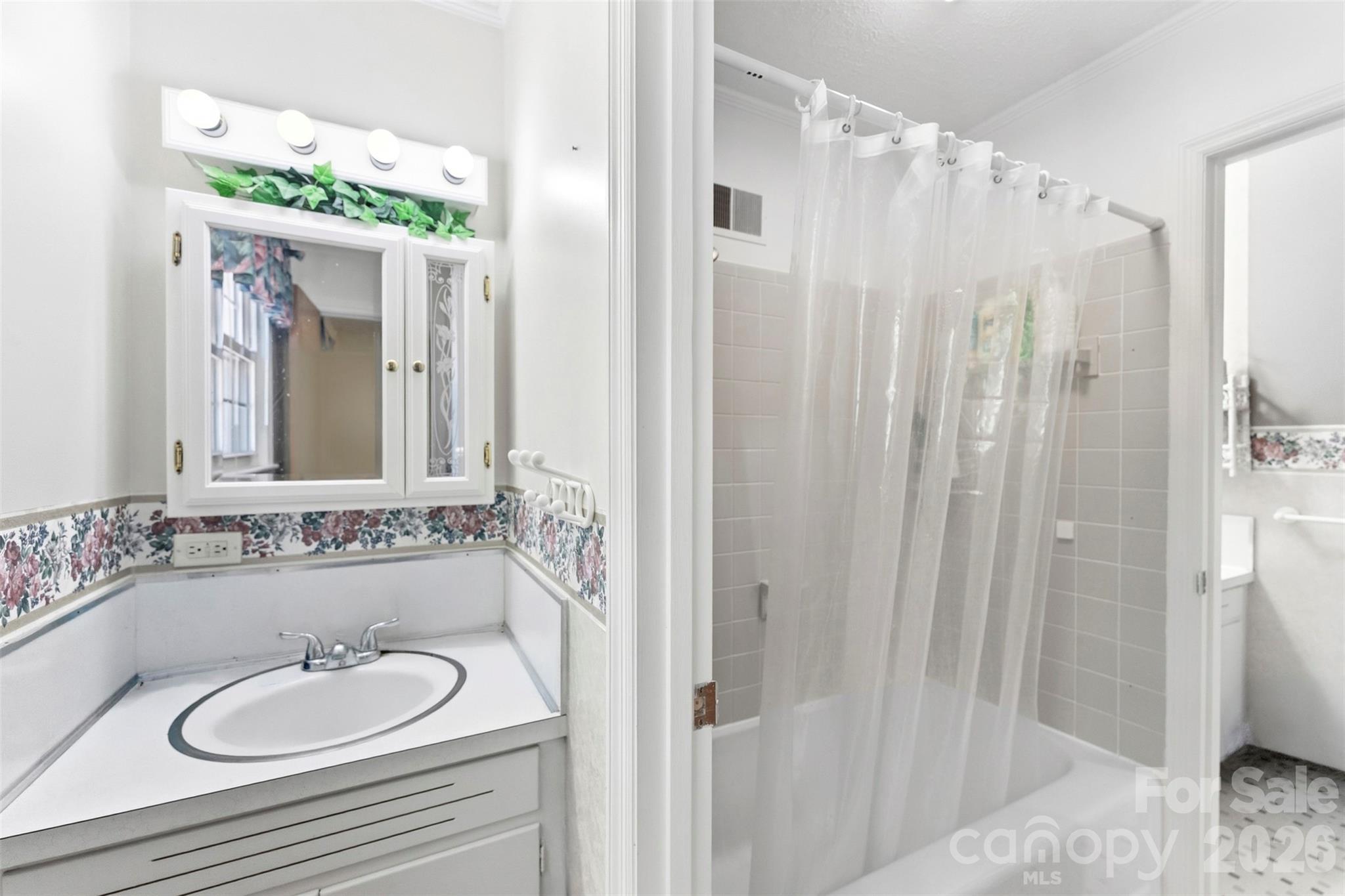 121 E Summersby Street — Fort Mill